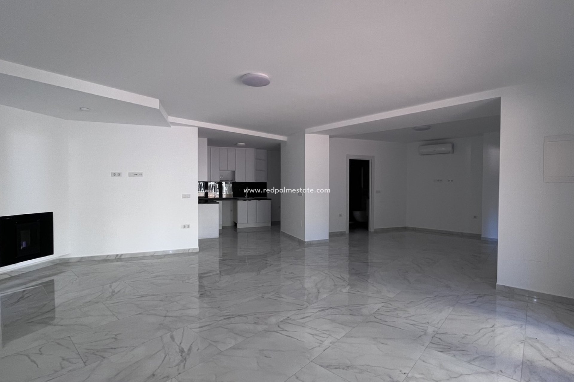 Resale - Bungalow -
Torrevieja