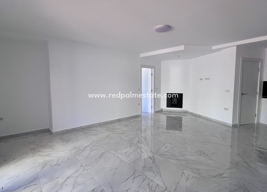 Resale - Bungalow -
Torrevieja