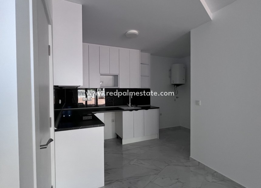 Resale - Bungalow -
Torrevieja