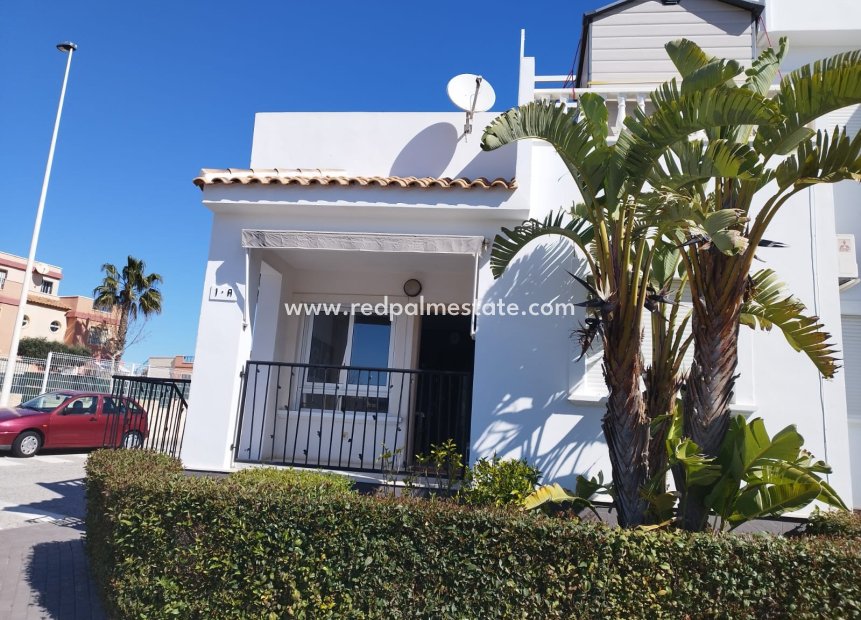 Resale - Bungalow -
Torrevieja