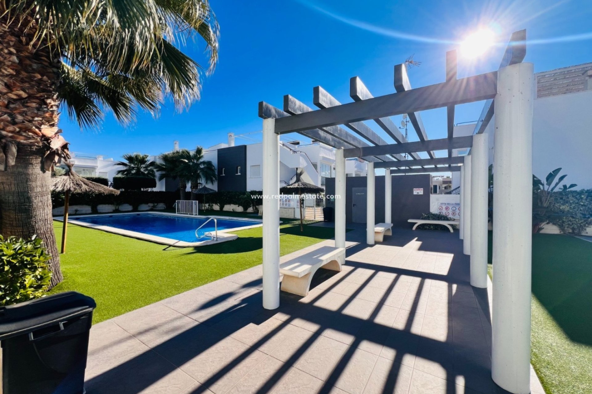 Resale - Bungalow -
Torrevieja
