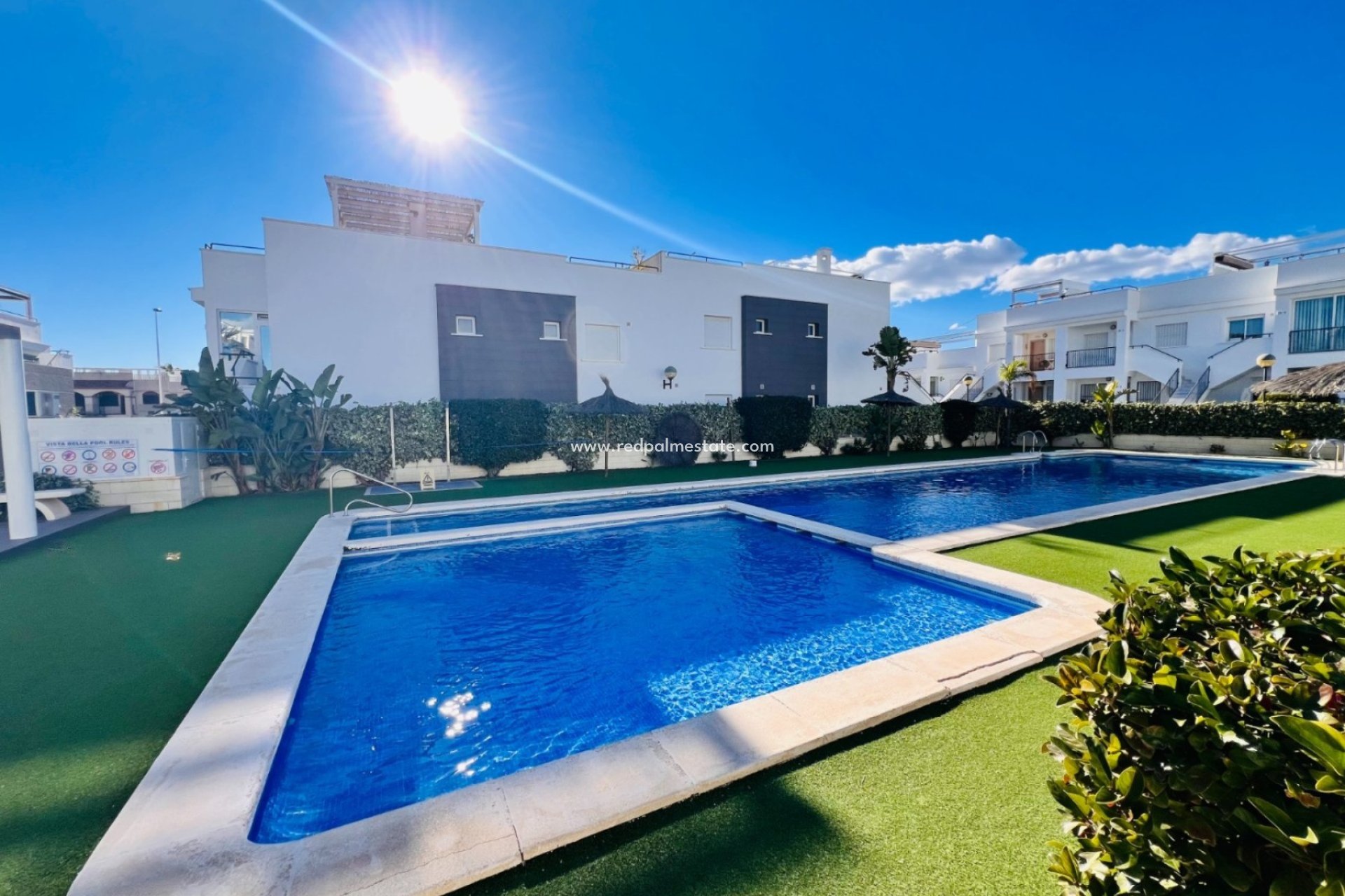 Resale - Bungalow -
Torrevieja