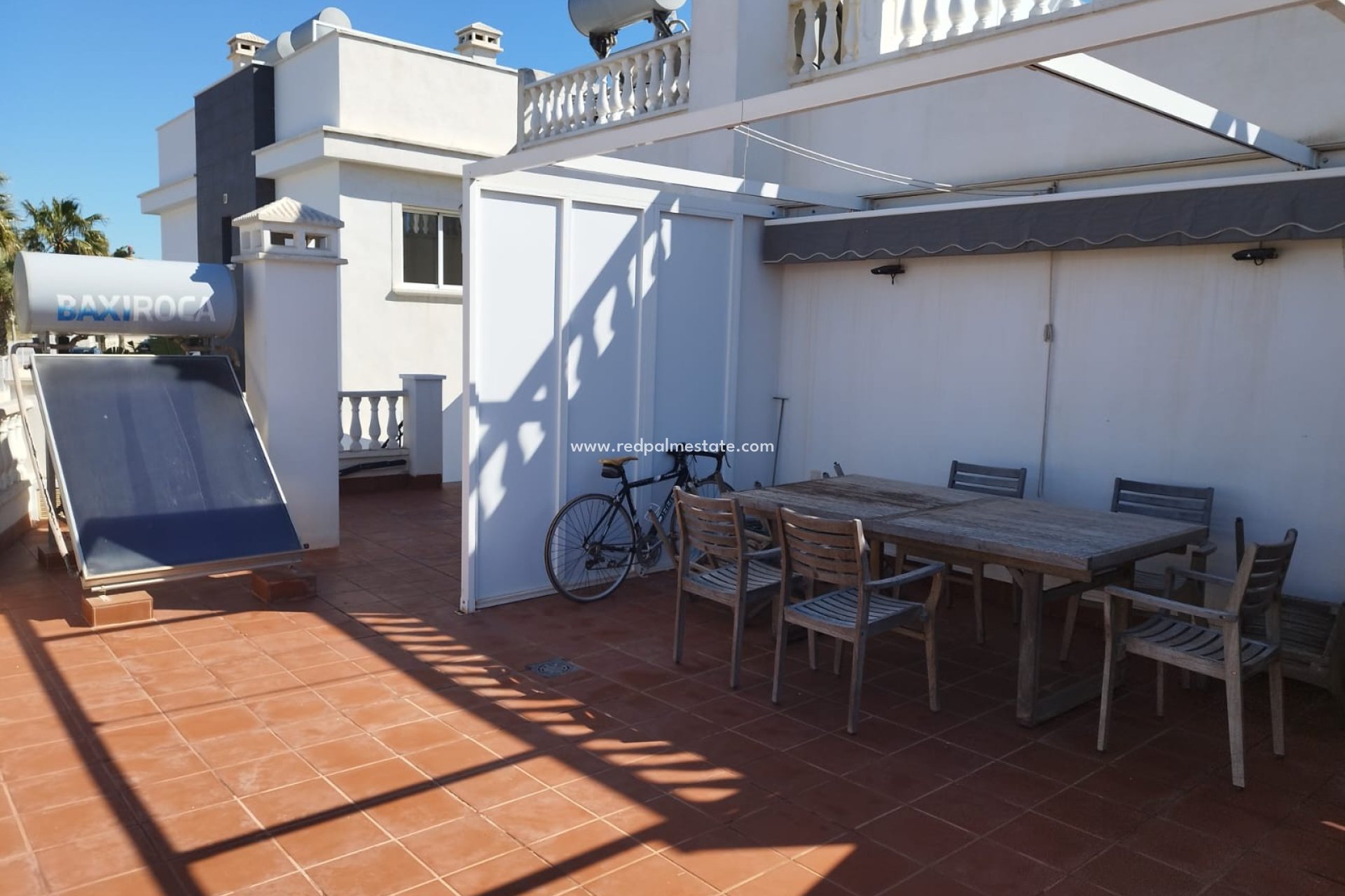 Resale - Bungalow -
Torrevieja
