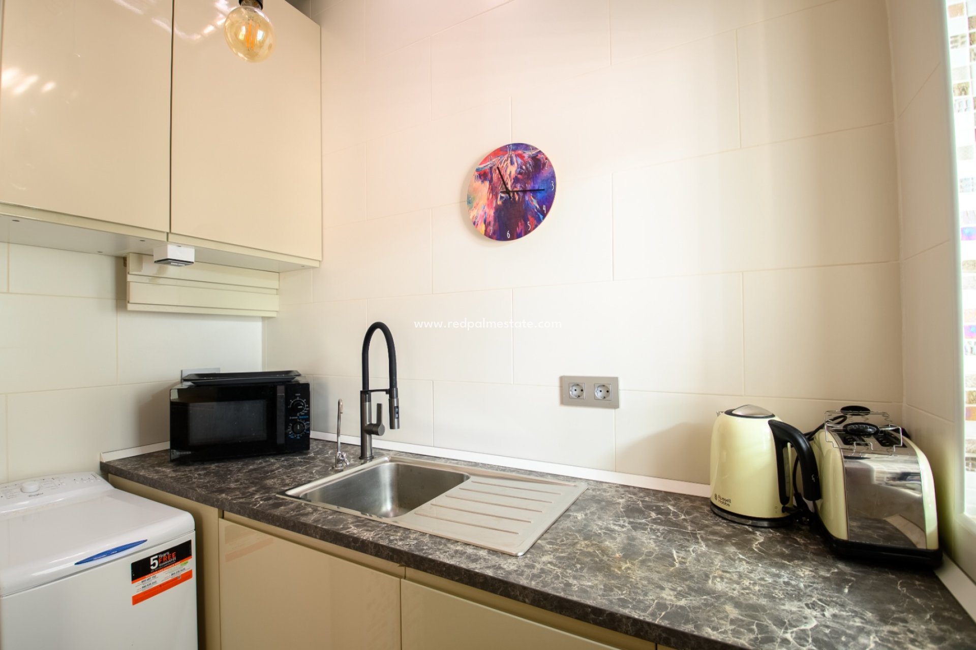 Resale - Bungalow -
Torrevieja