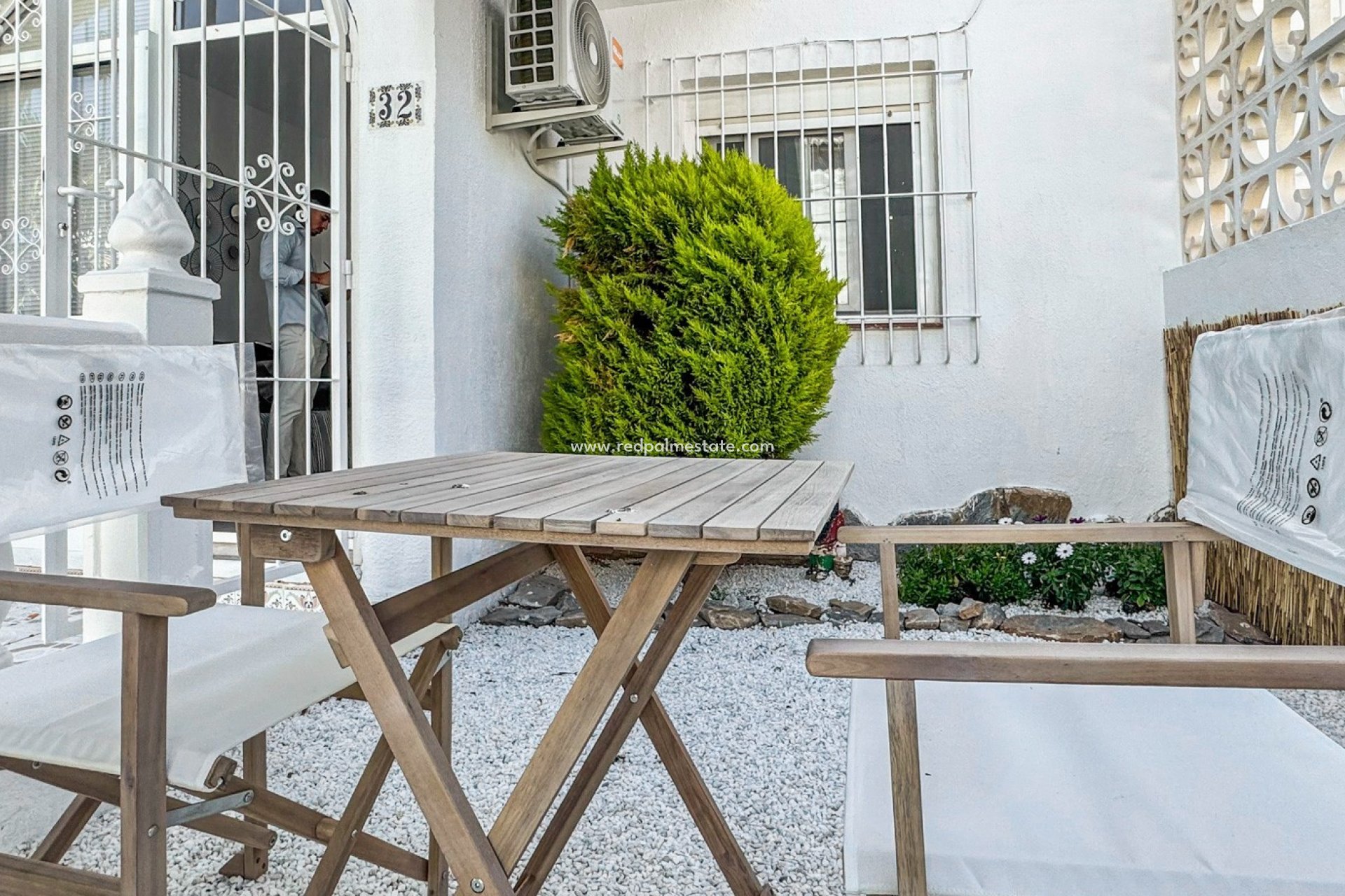 Resale - Bungalow -
Torrevieja