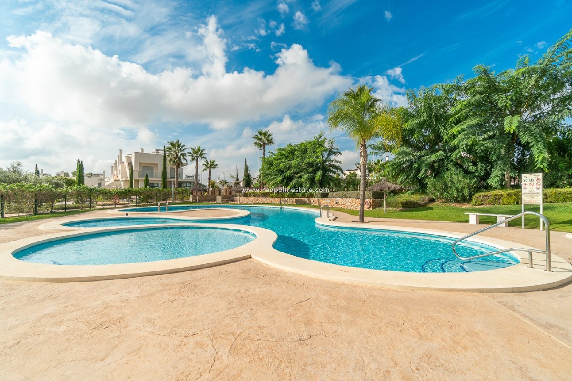 Resale - Bungalow -
Vistabella Golf Entre Naranjos - Inland
