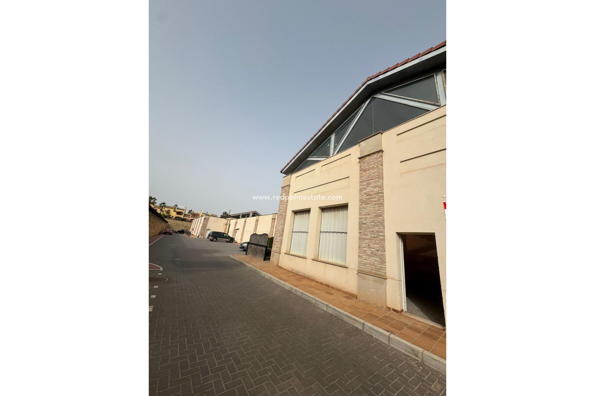 Resale - Business -
Algorfa - La Finca Resort