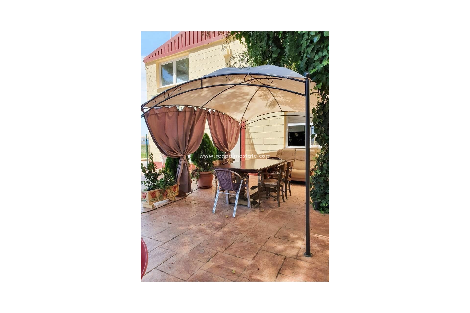 Resale - Business -
Almoradí - Inland