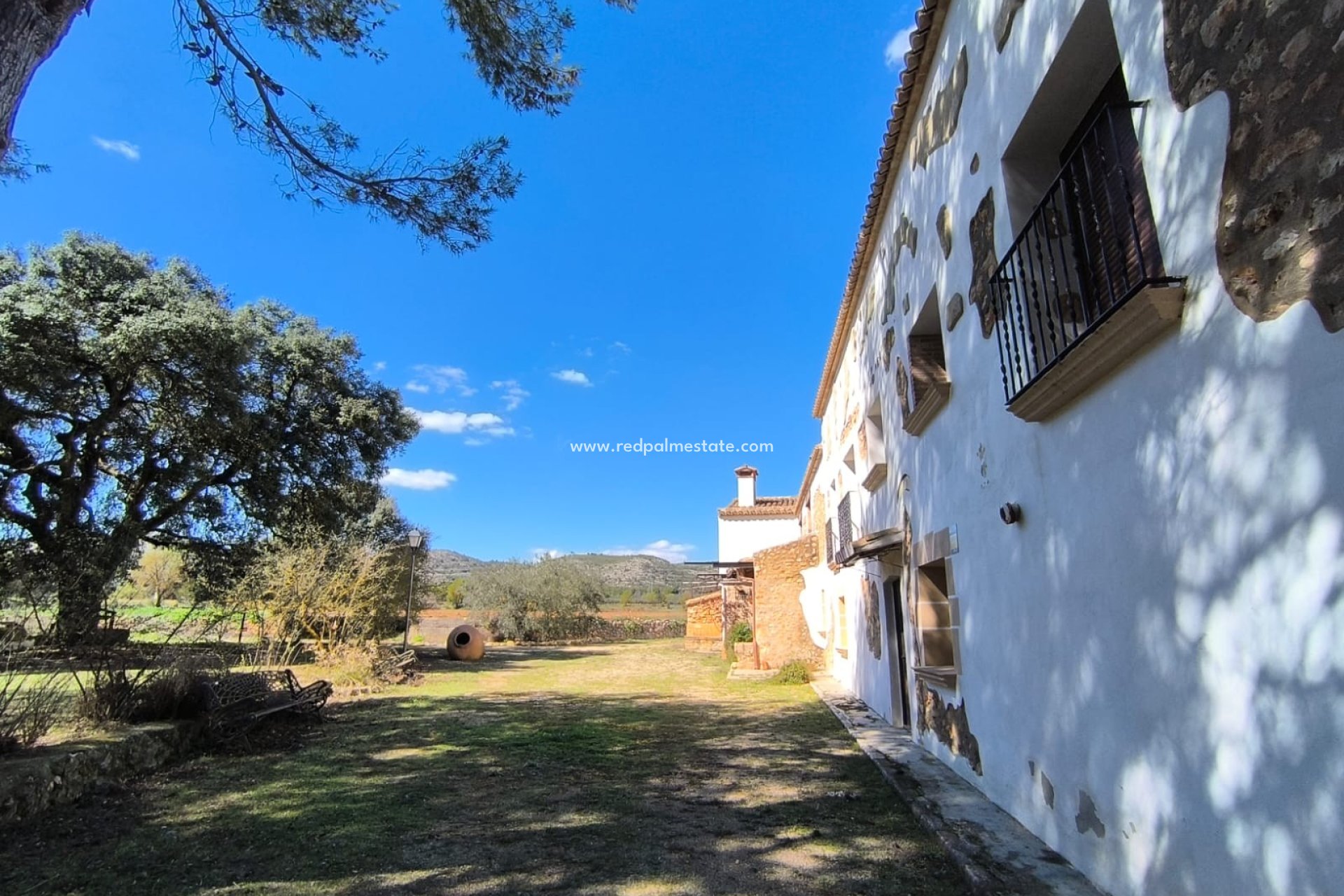 Resale - Business -
Banyeres De Mariola - Inland