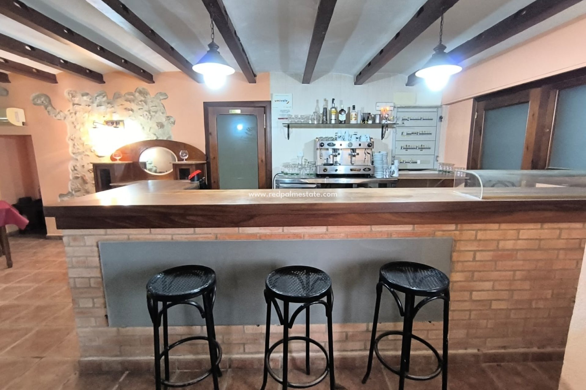 Resale - Business -
Banyeres De Mariola - Inland
