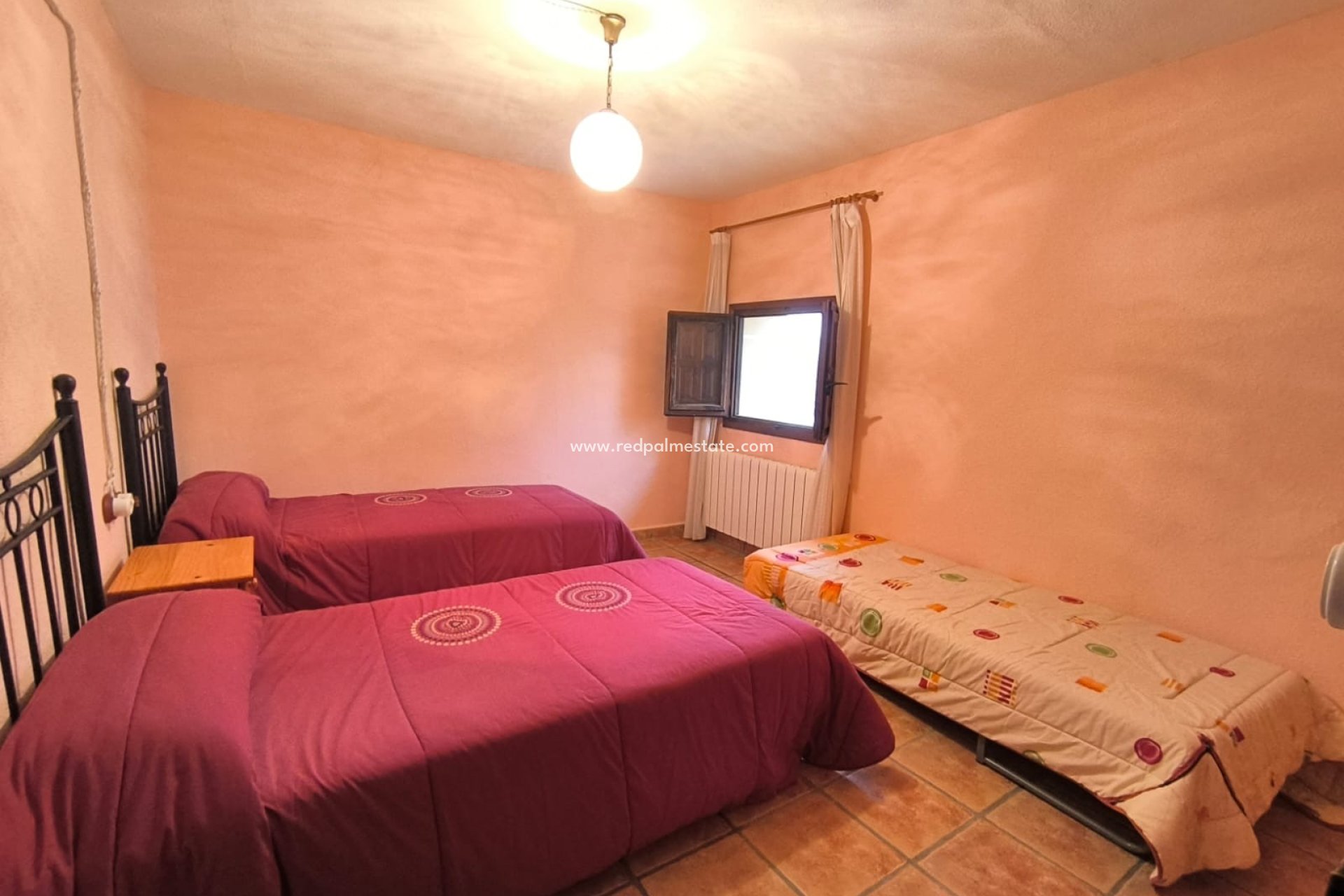 Resale - Business -
Banyeres De Mariola - Inland