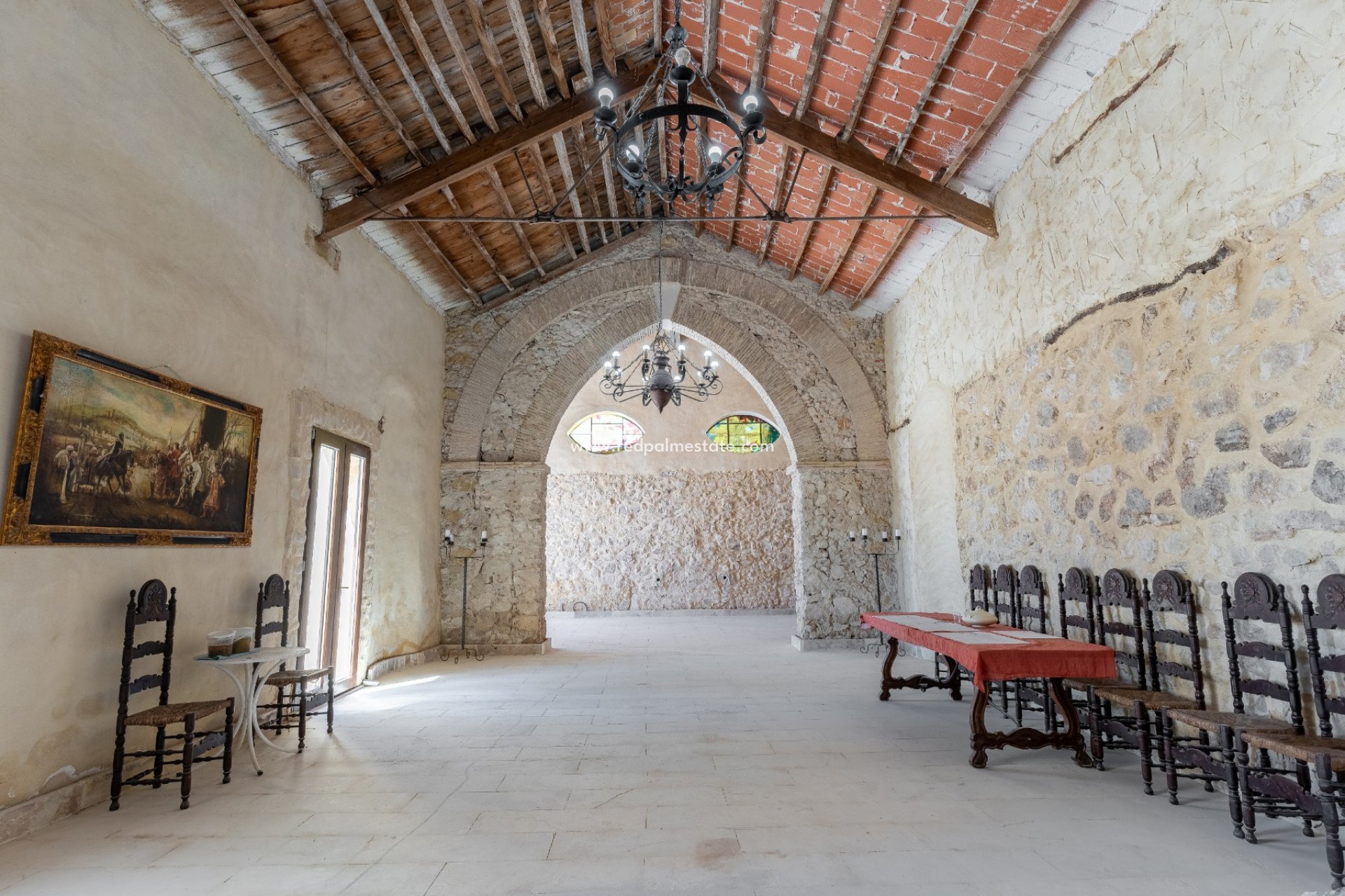 Resale - Business -
Castalla - Inland