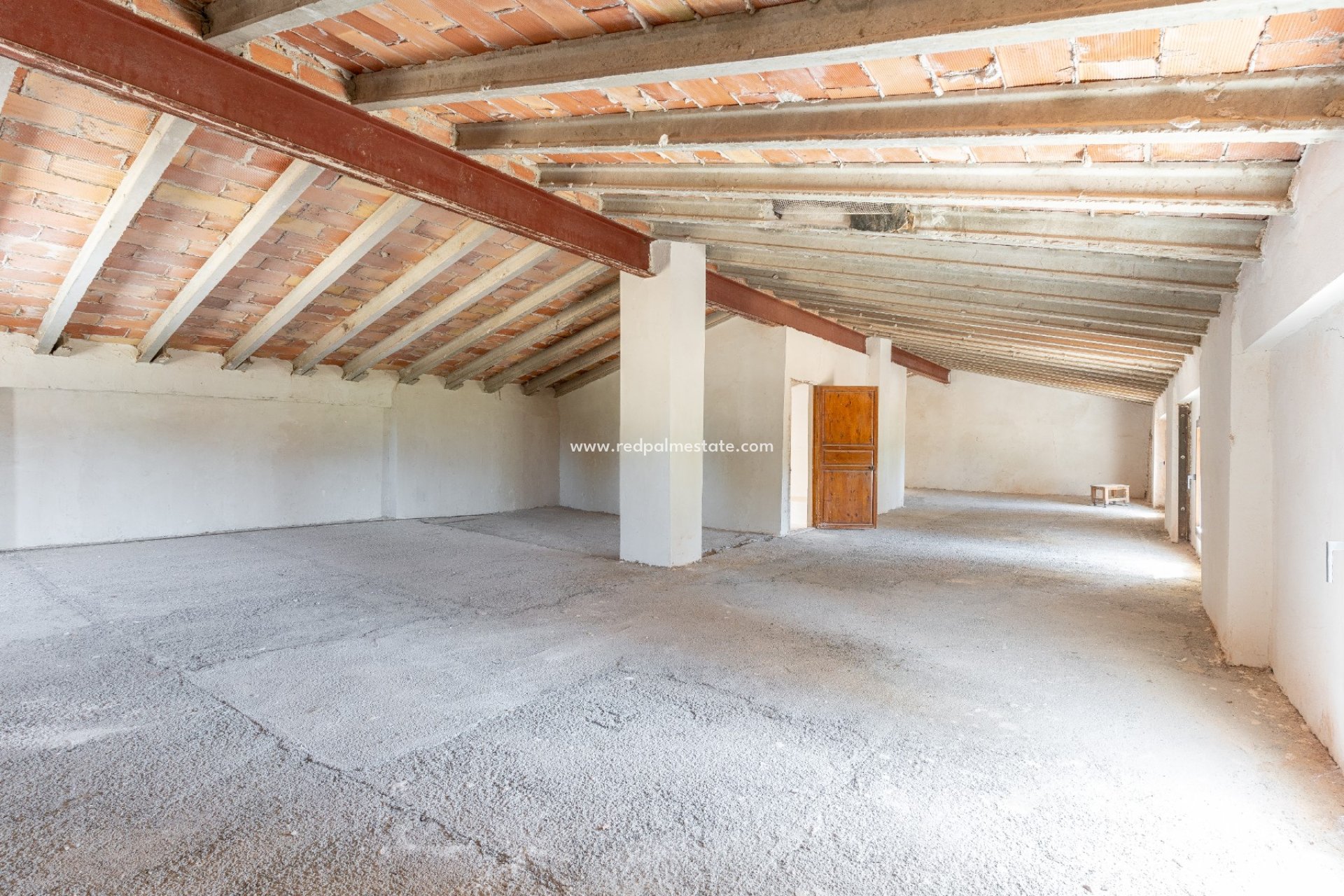 Resale - Business -
Castalla - Inland