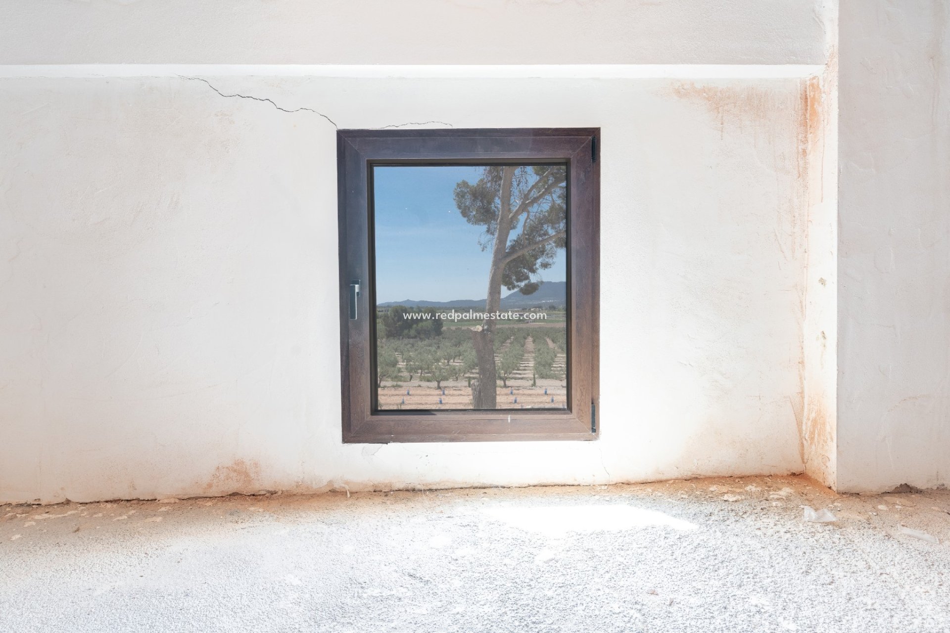 Resale - Business -
Castalla - Inland