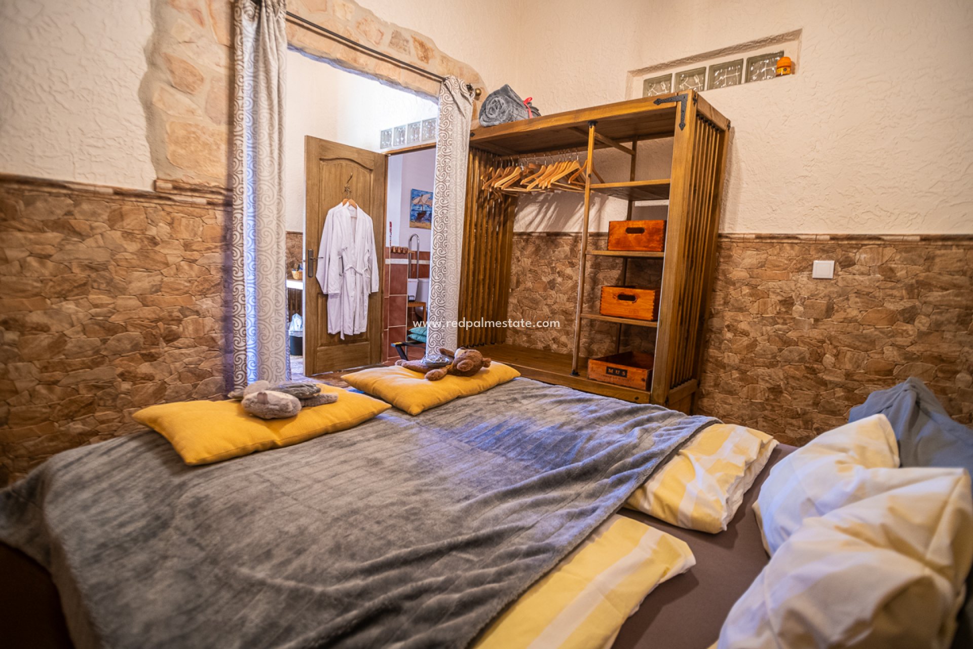 Resale - Business -
Hondón de las Nieves - Inland