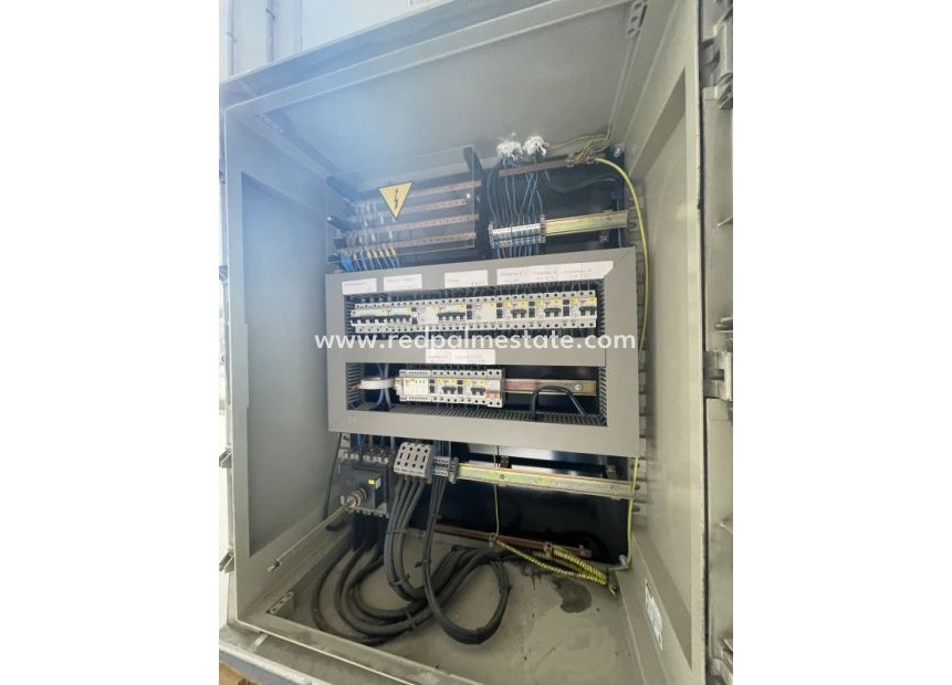 Resale - Business -
Hondón de las Nieves - Inland