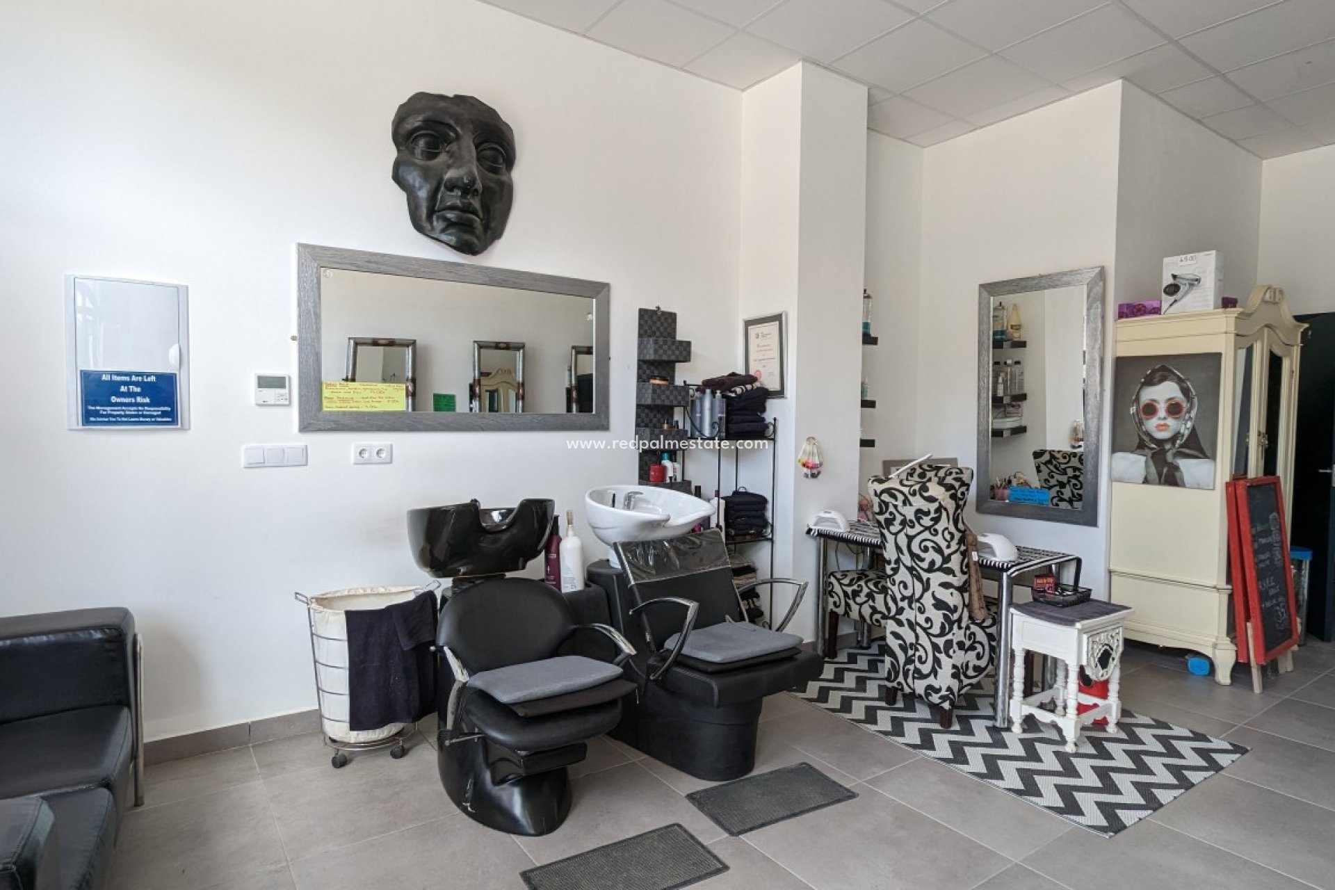 Resale - Business -
Lo Crispin - Inland