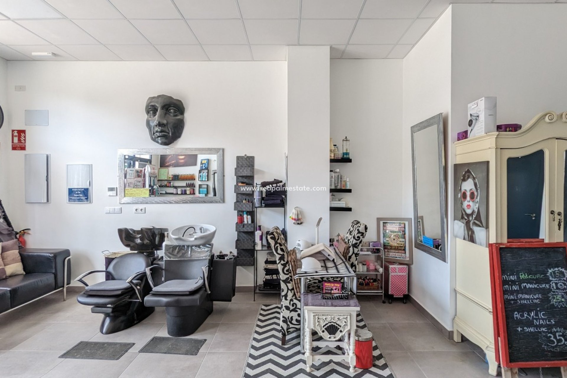 Resale - Business -
Lo Crispin - Inland