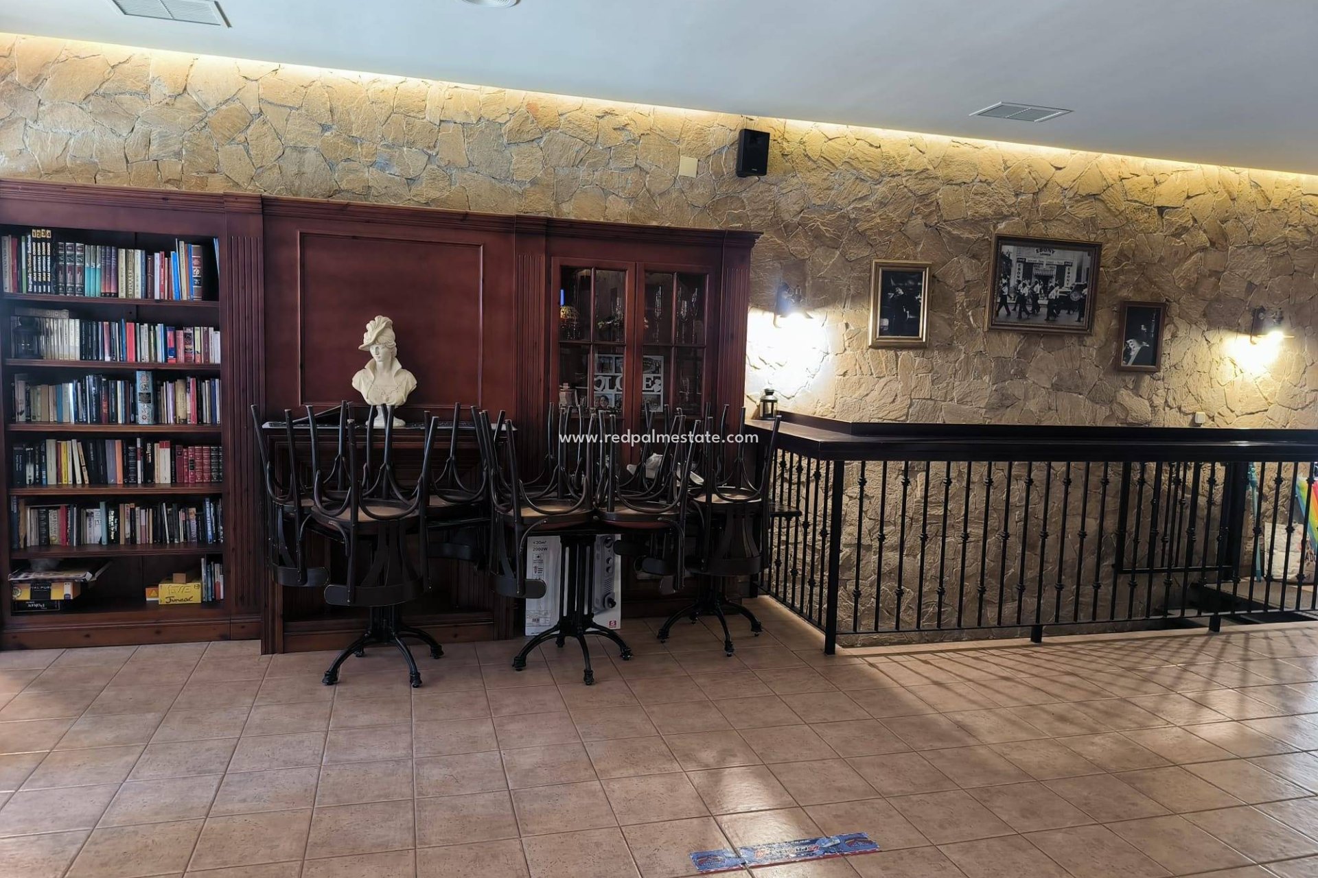 Resale - Business -
Lo Pagan - Villananitos