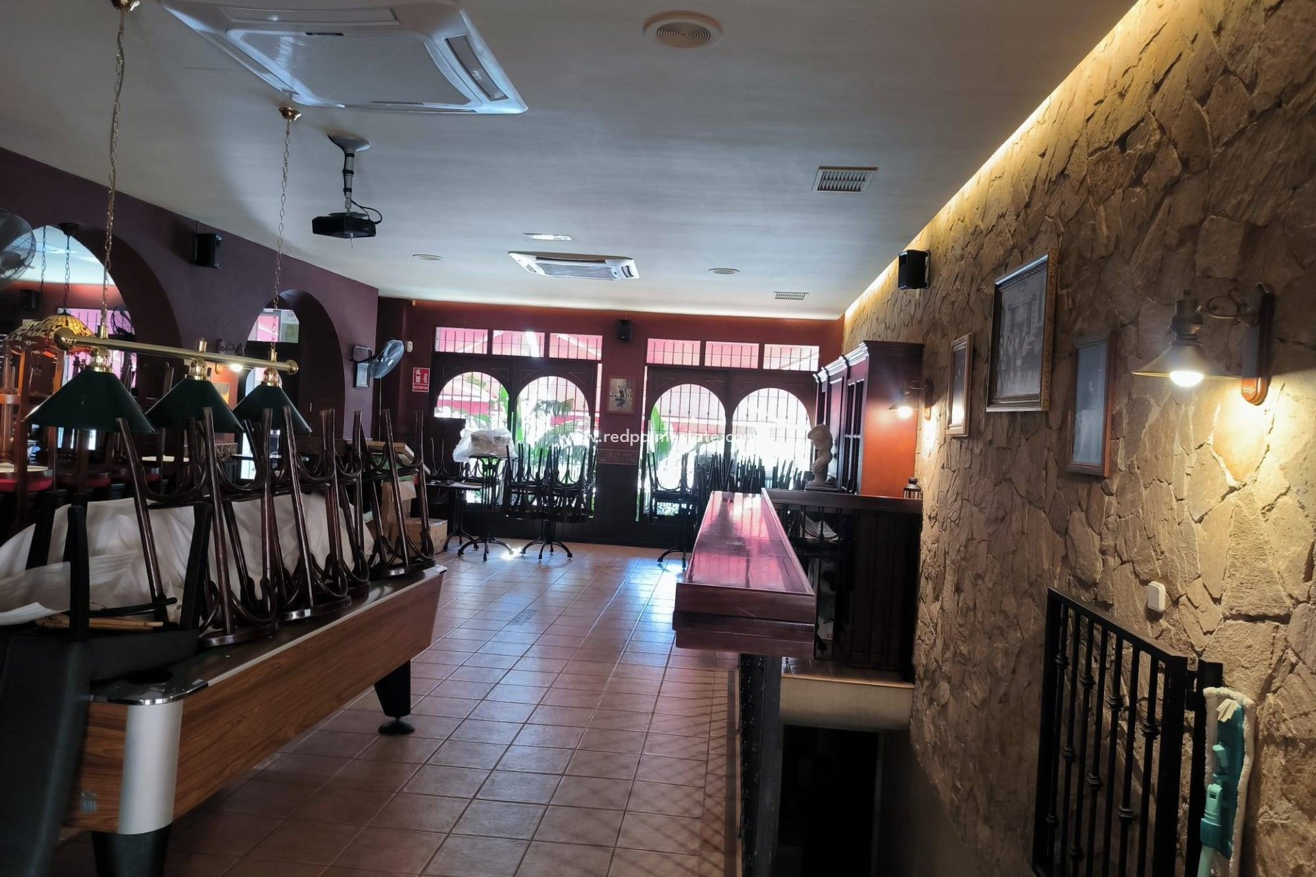 Resale - Business -
Lo Pagan - Villananitos