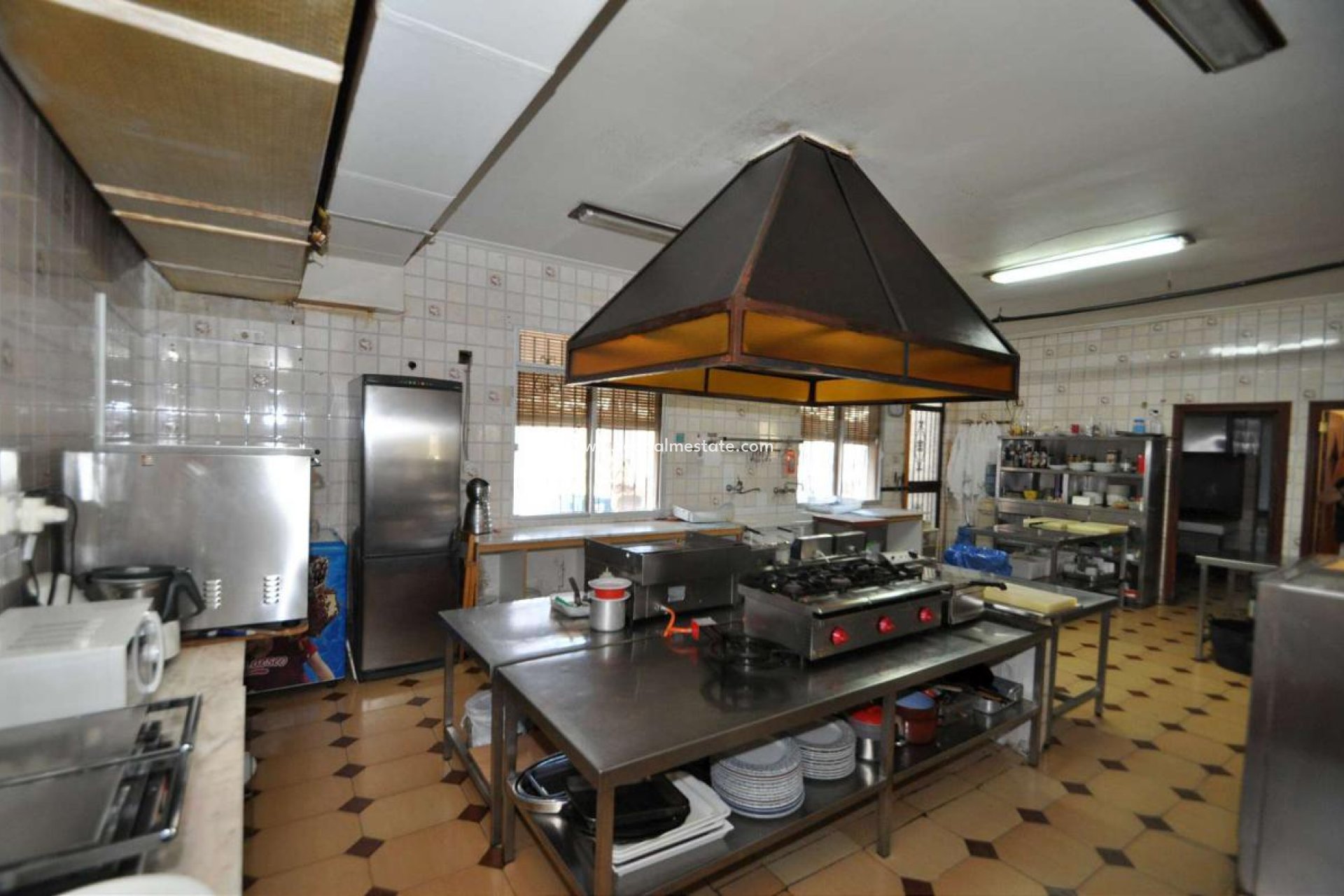 Resale - Business -
Monóvar/Monóver - Inland