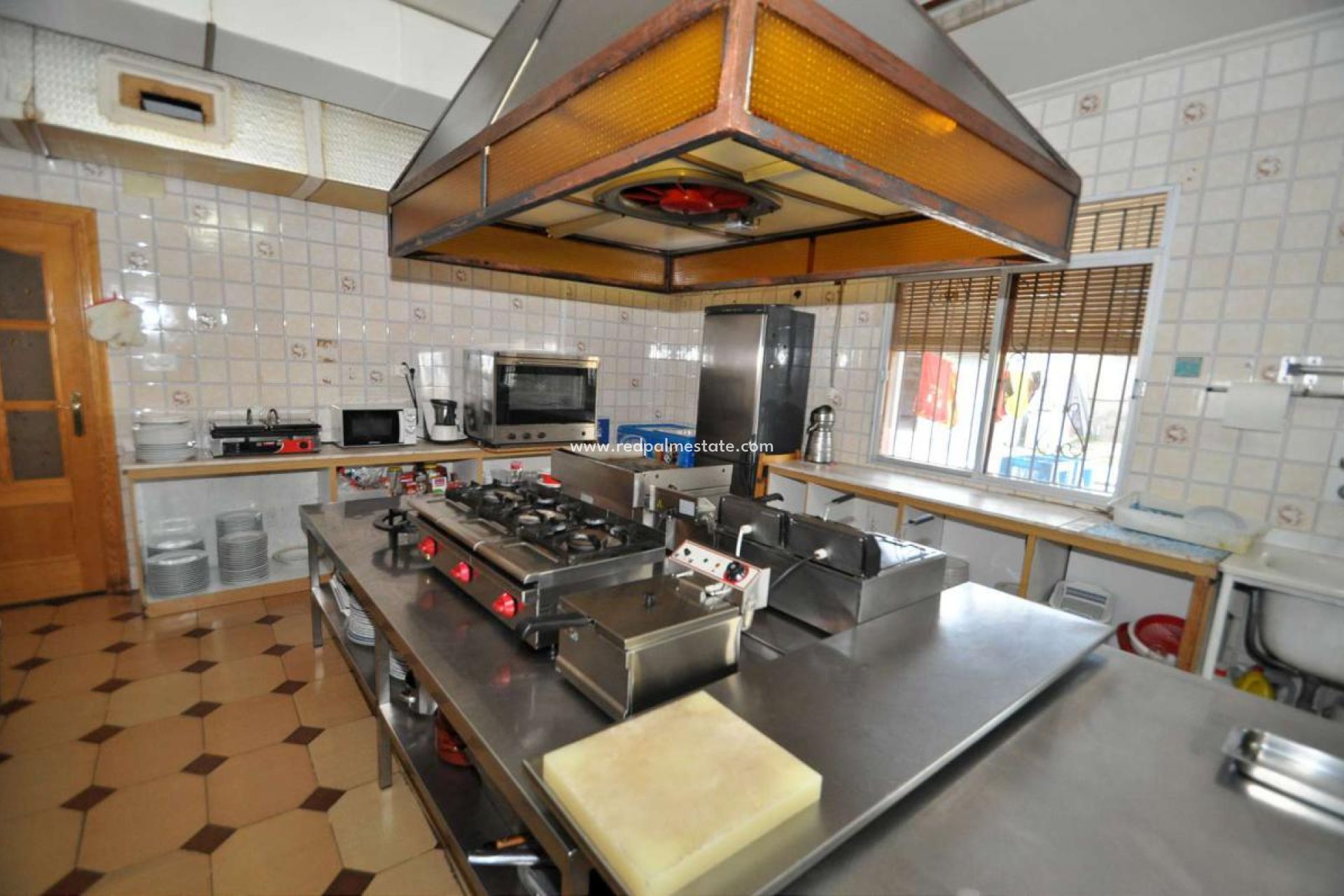 Resale - Business -
Monóvar/Monóver - Inland