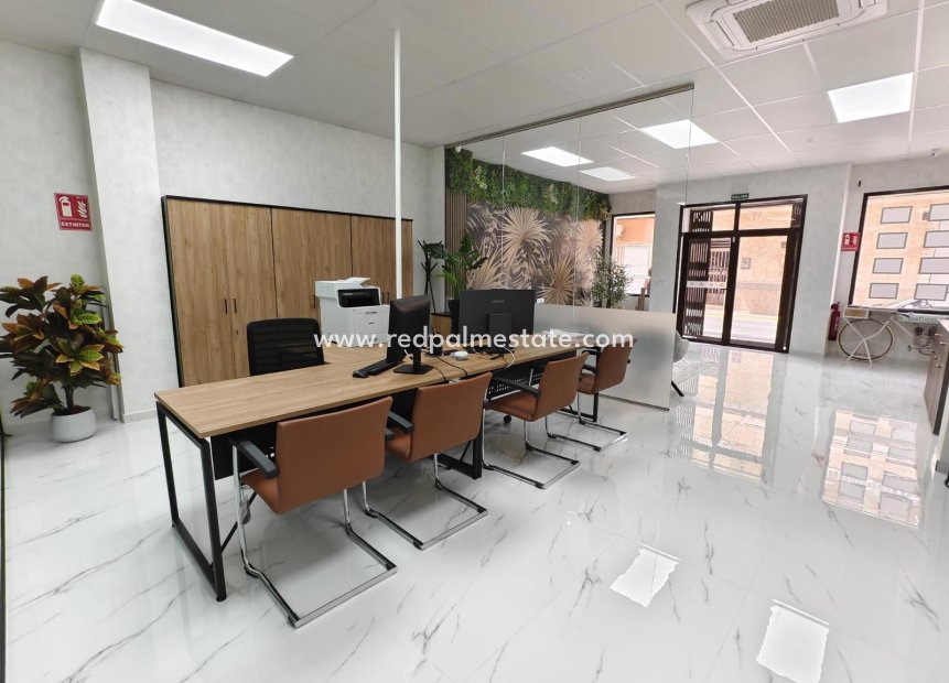 Resale - Business -
Montesinos - Pueblo 8