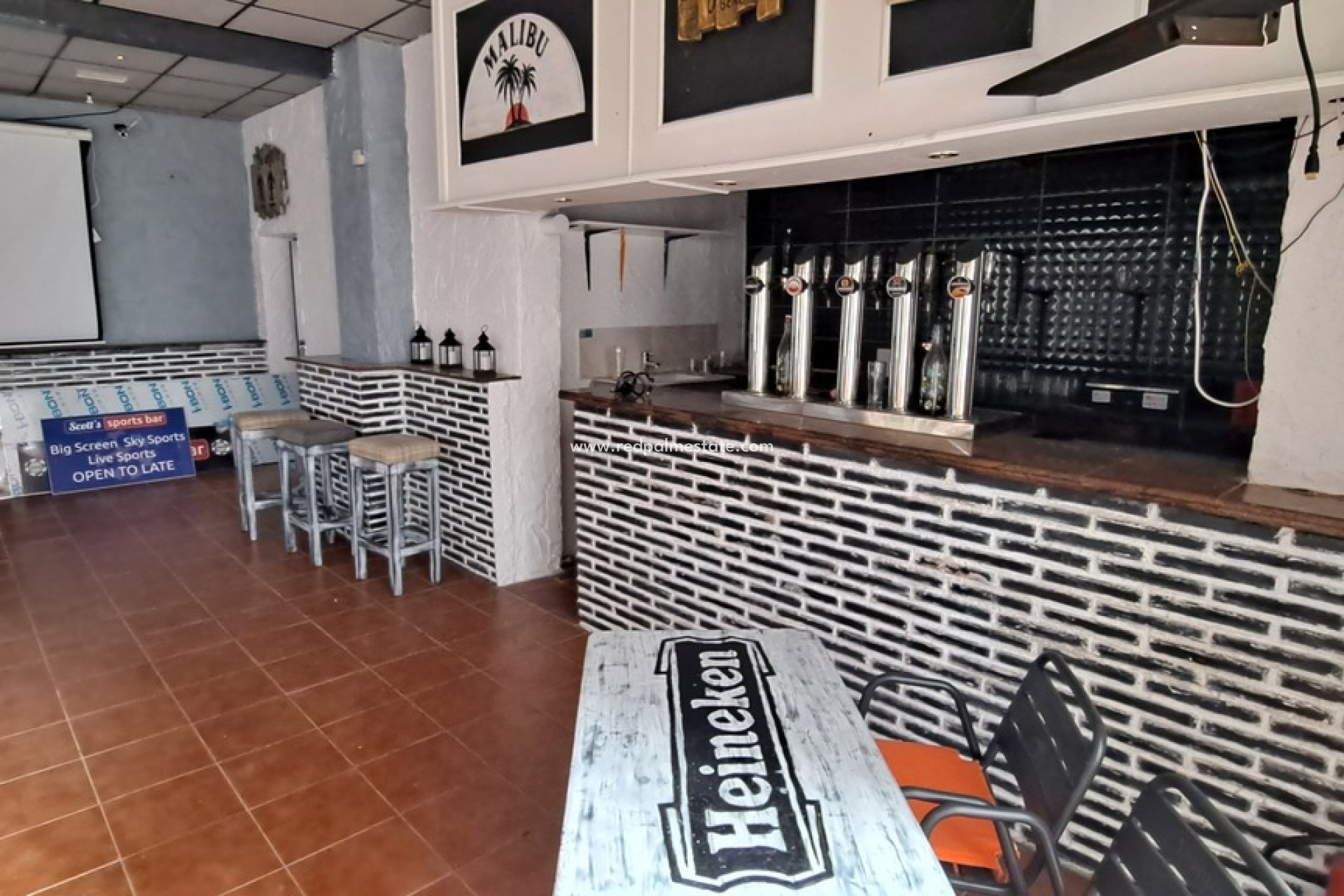 Resale - Business -
Orihuela Costa - Inland