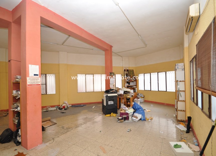 Resale - Business -
Petrer - Inland