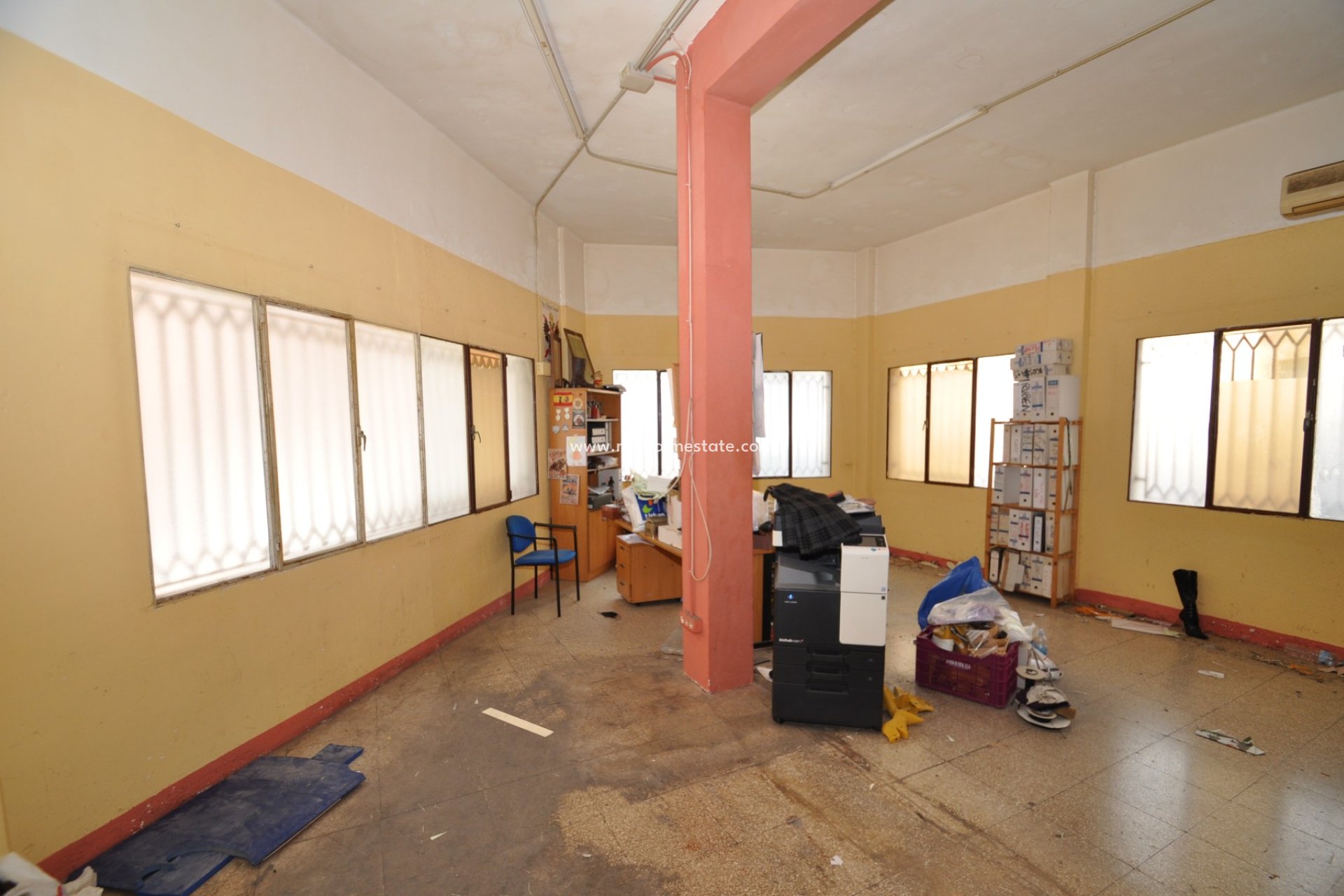 Resale - Business -
Petrer - Inland