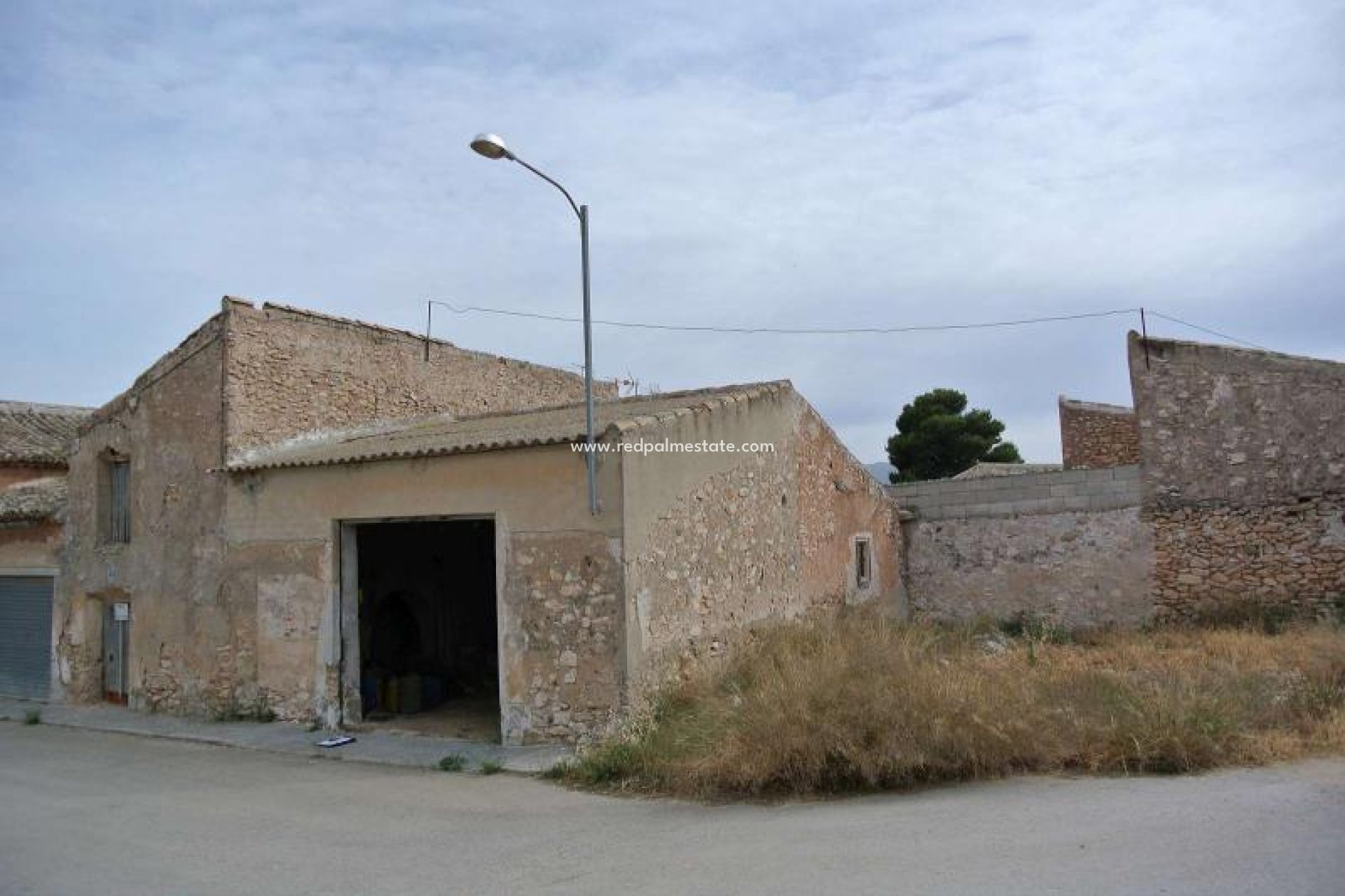 Resale - Business -
Pinoso - Inland