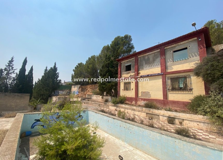 Resale - Business -
Salinas - Inland