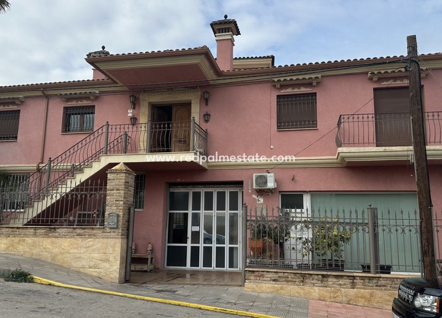 Resale - Business -
San Miguel de Salinas - Inland