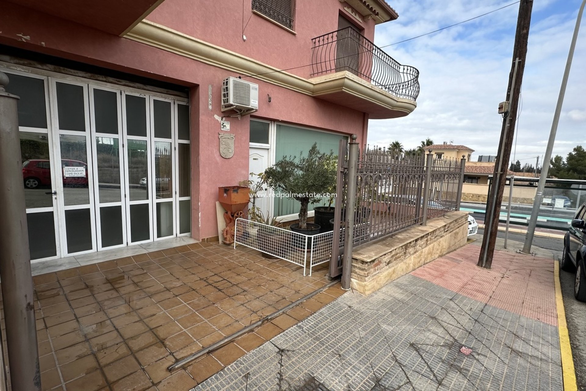 Resale - Business -
San Miguel de Salinas - Inland