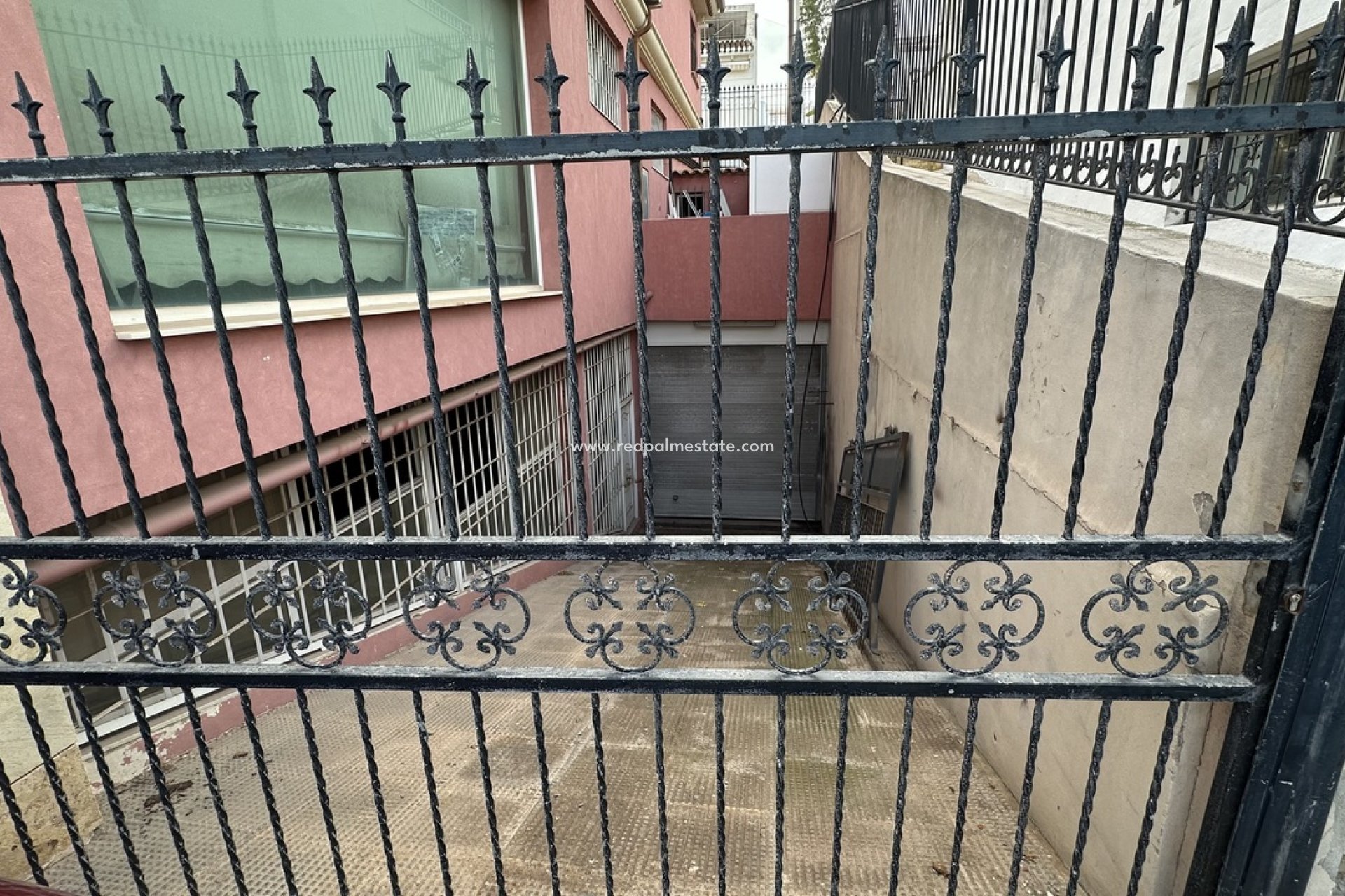 Resale - Business -
San Miguel de Salinas - Inland