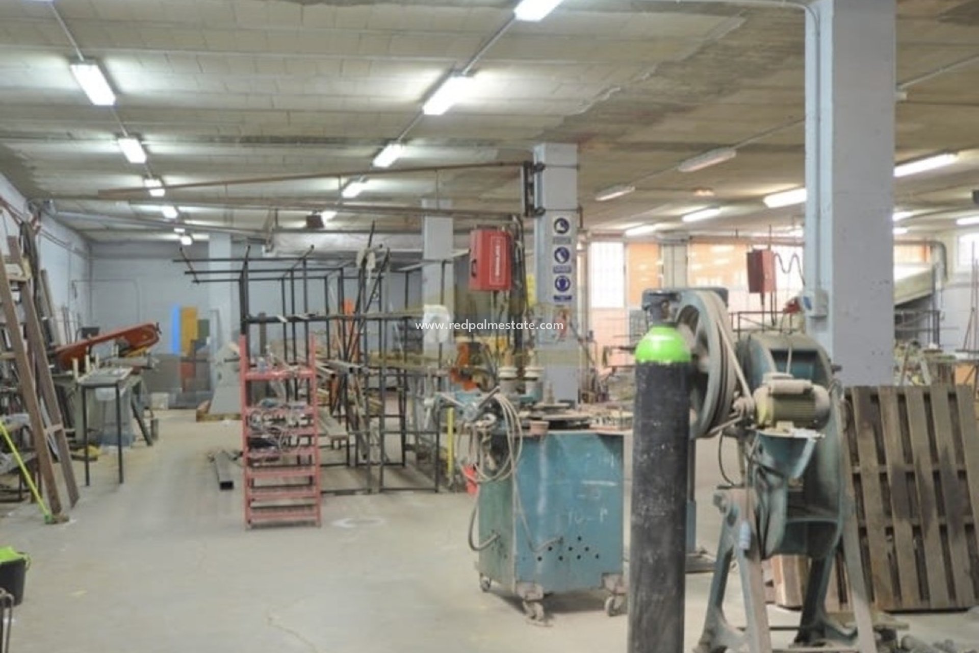 Resale - Business -
San Miguel de Salinas - Inland