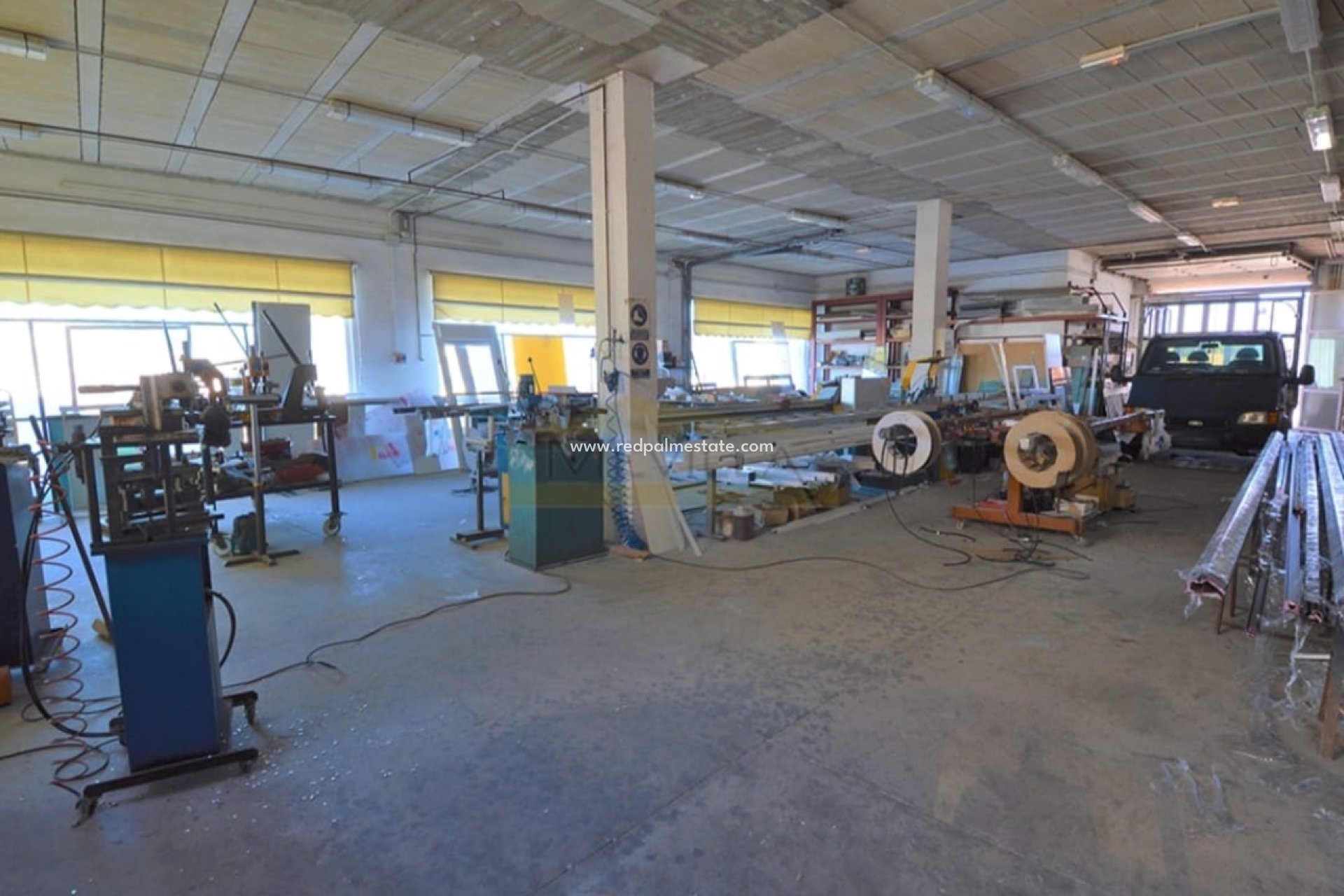 Resale - Business -
San Miguel de Salinas - Inland