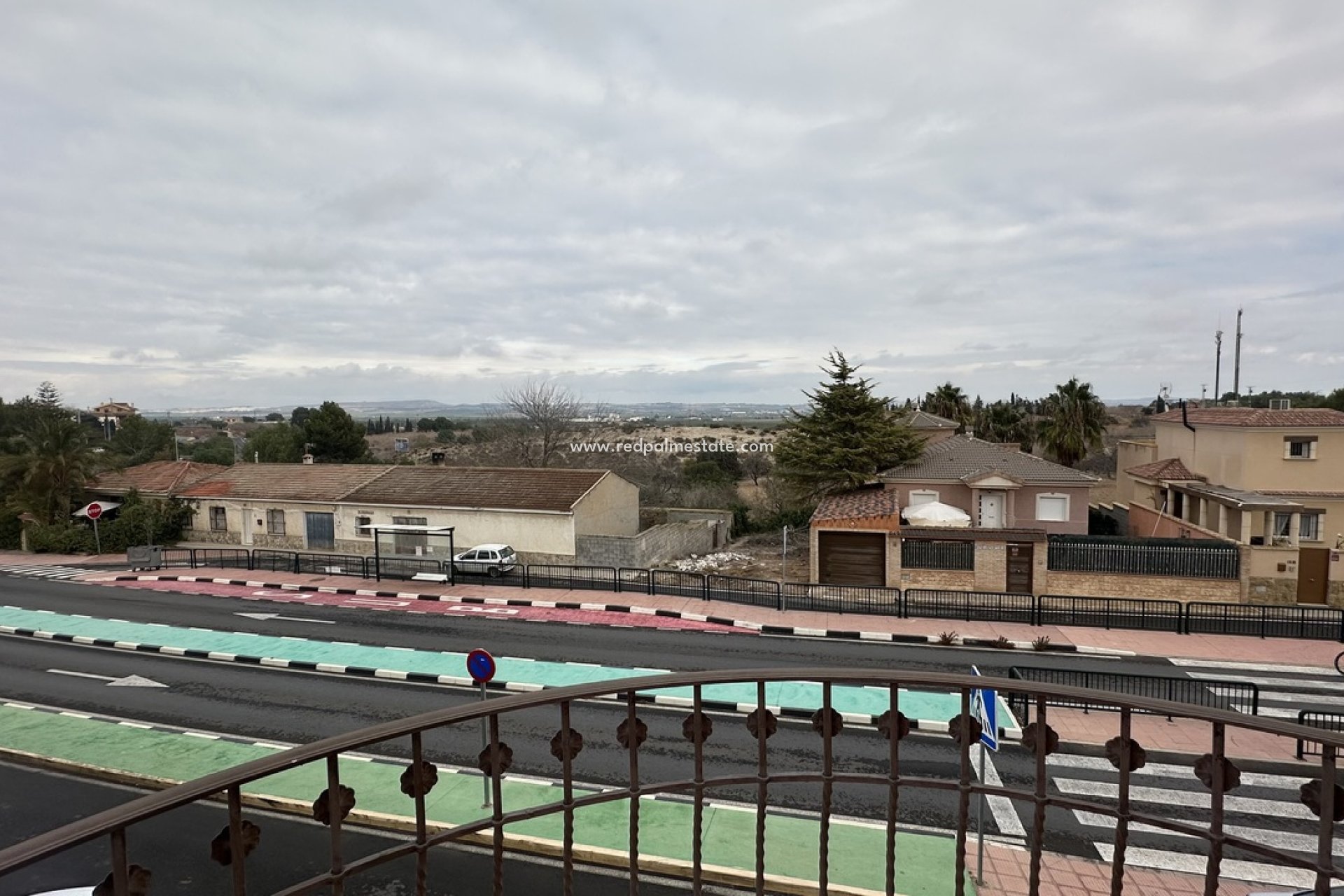 Resale - Business -
San Miguel de Salinas - Inland