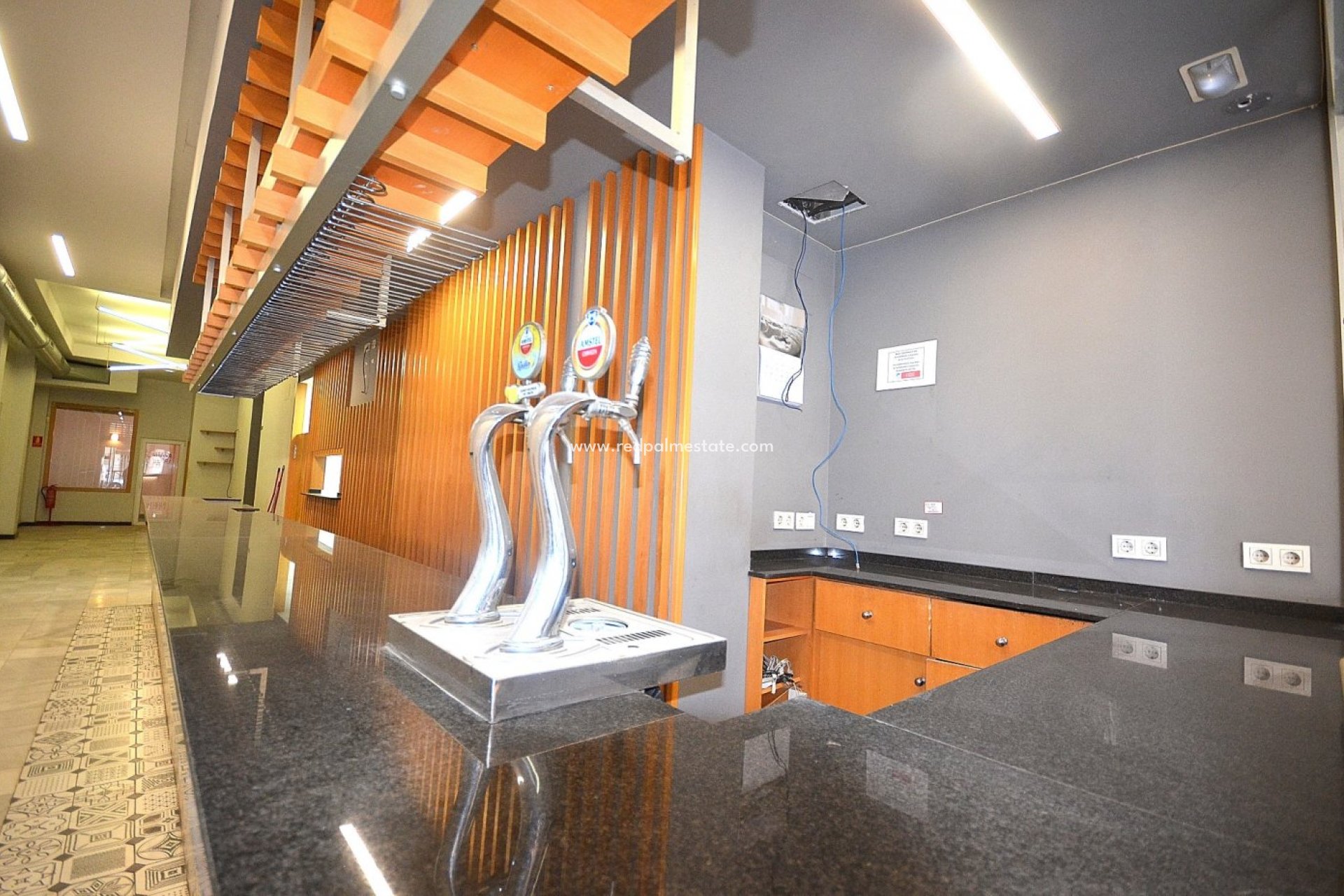 Resale - Business -
Torrevieja - Centro