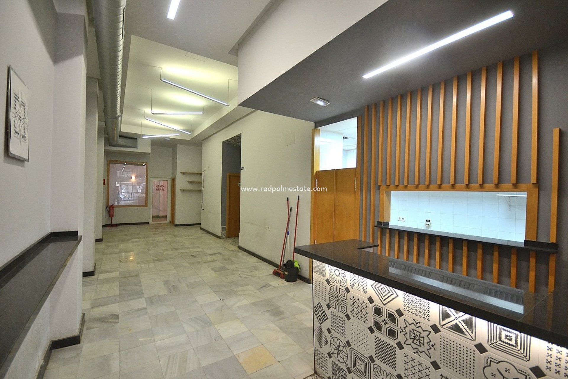 Resale - Business -
Torrevieja - Centro