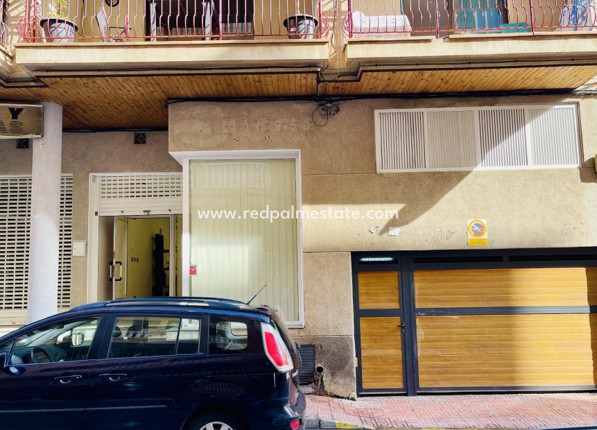 Resale - Business -
Torrevieja - Centro