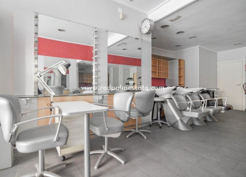 Resale - Business -
Torrevieja - Centro