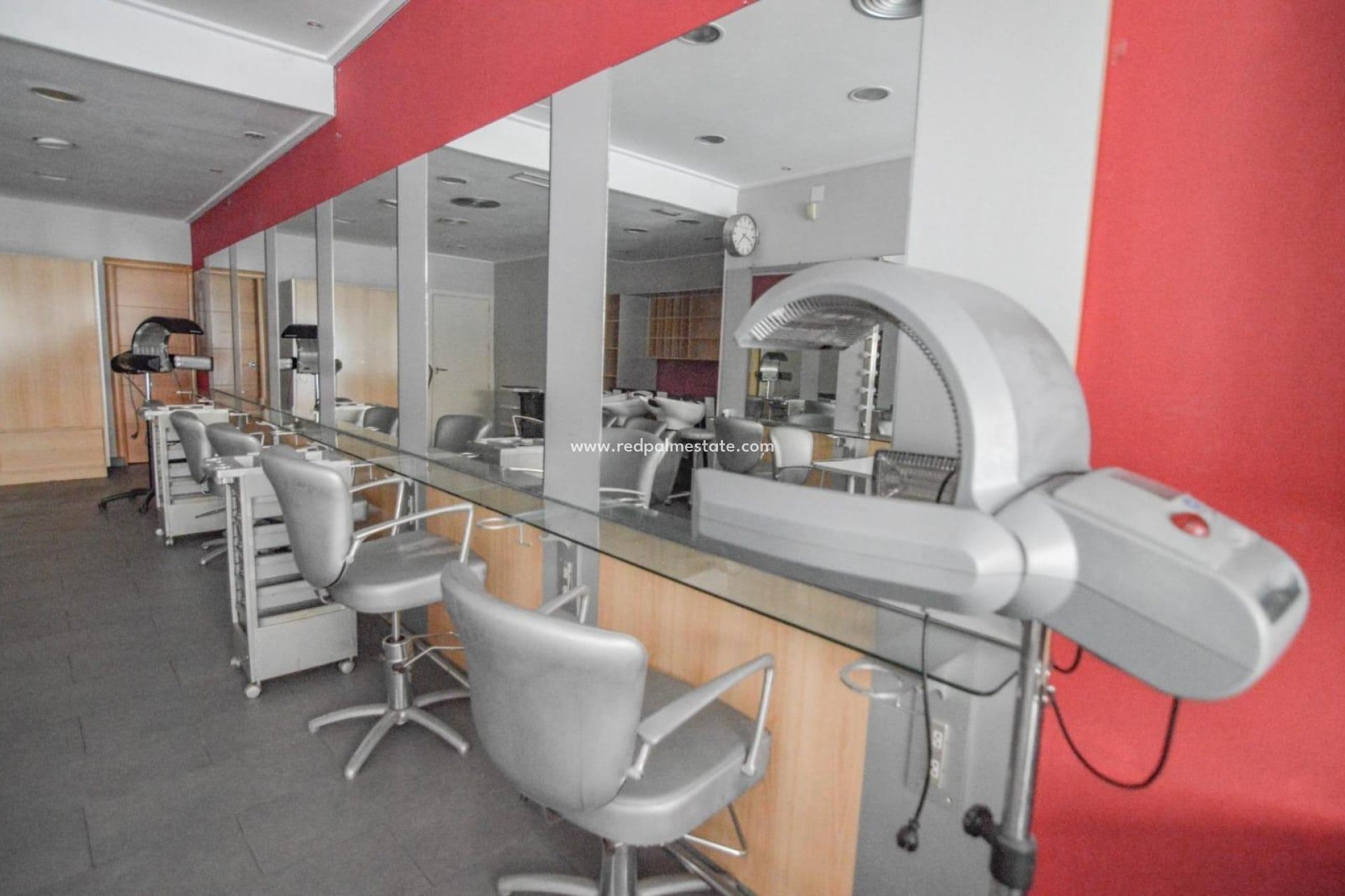 Resale - Business -
Torrevieja - Centro