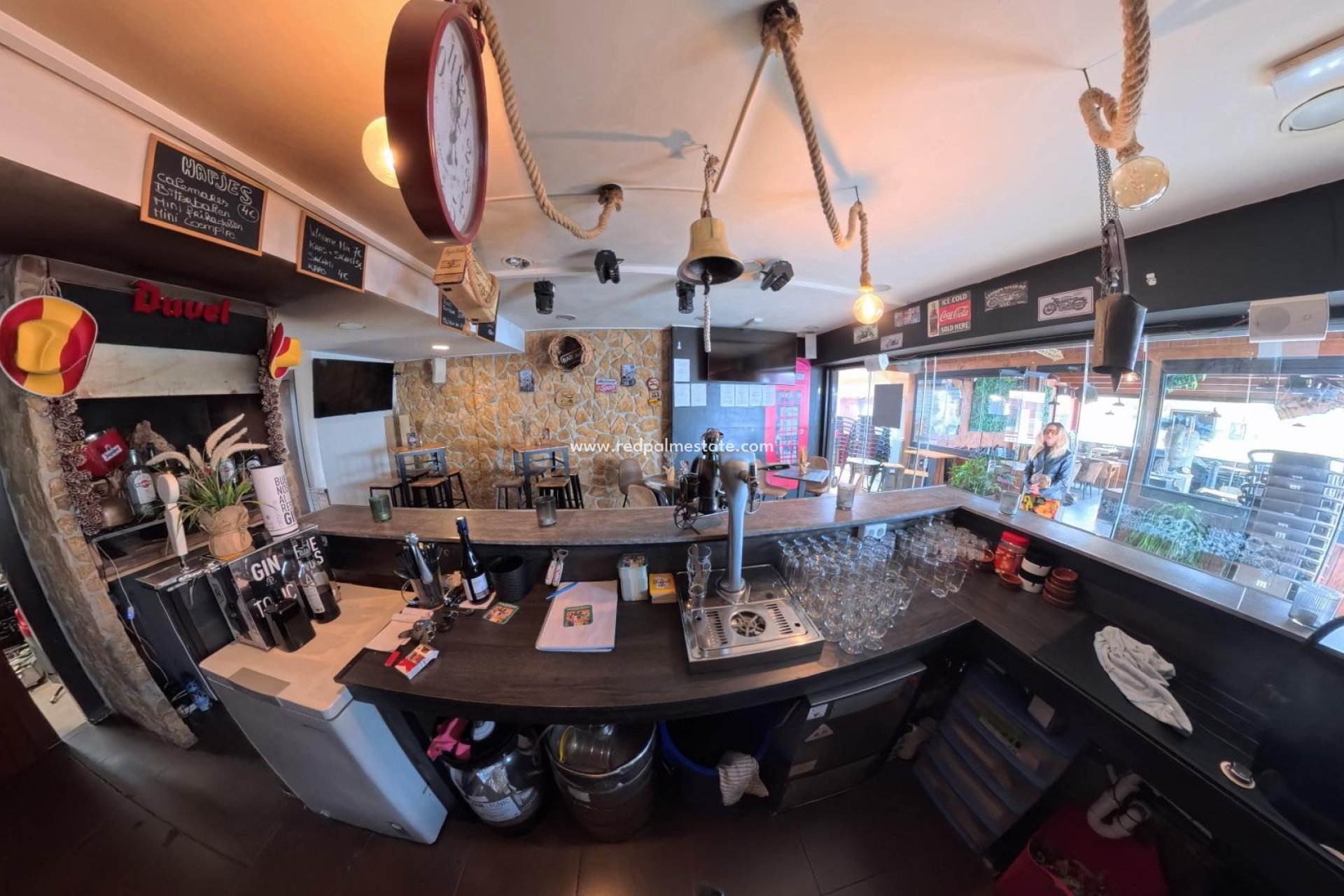 Resale - Business -
Torrevieja - La Siesta - El Salado - Torreta