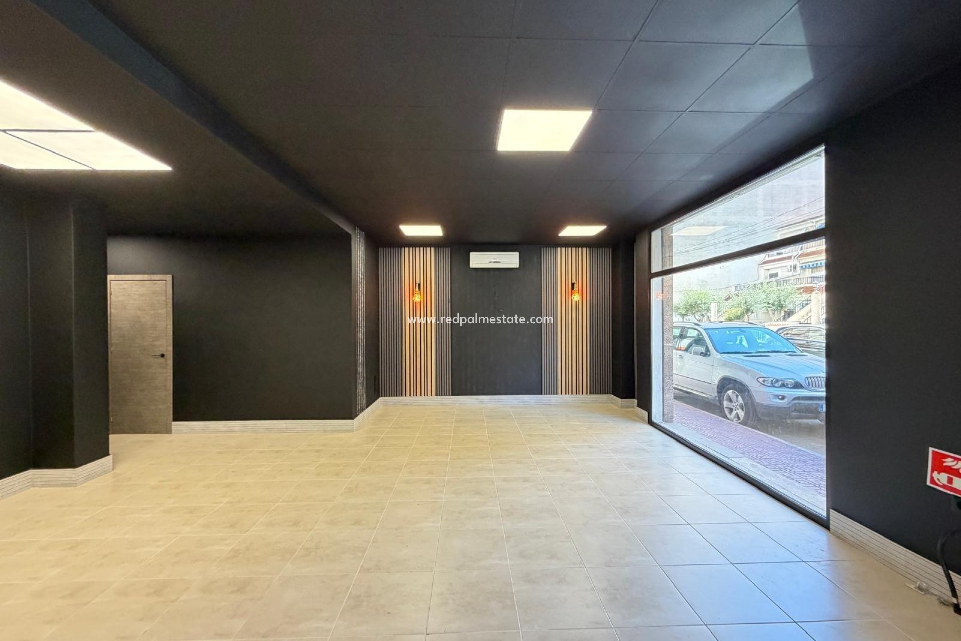 Resale - Business -
Torrevieja - Playa de los Locos
