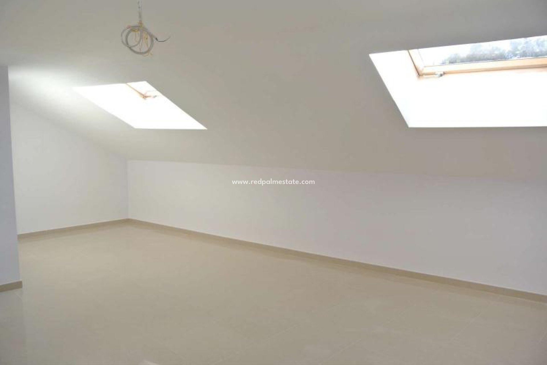 Resale - Business -
Villena - Inland