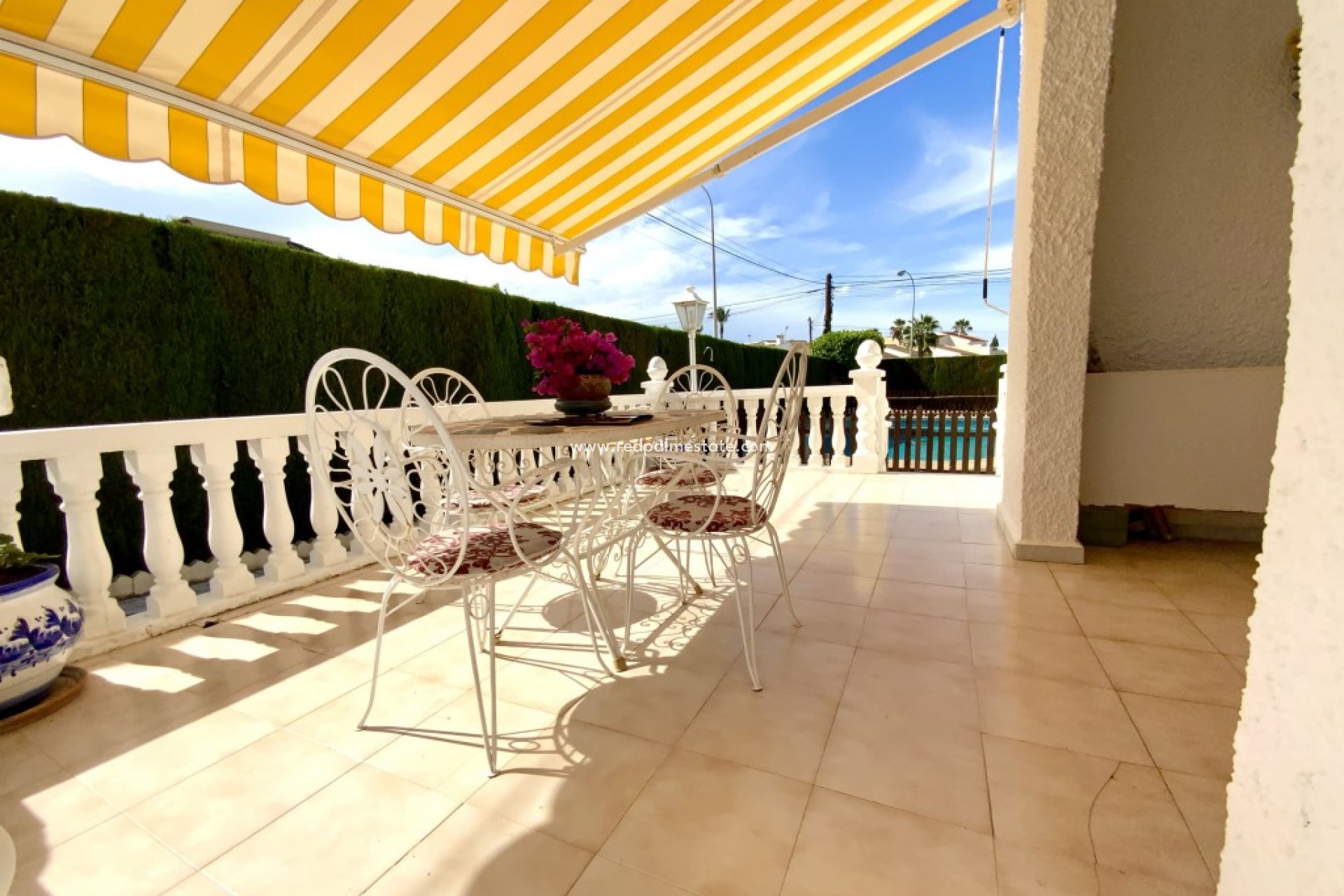 Resale - Chalet -
Torrevieja - El Chaparral