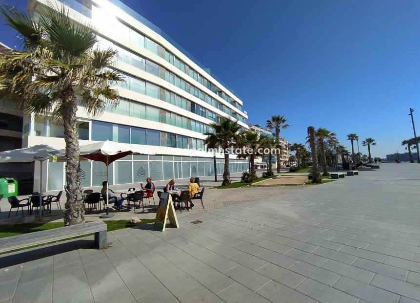 Resale - Commercial -
Torrevieja