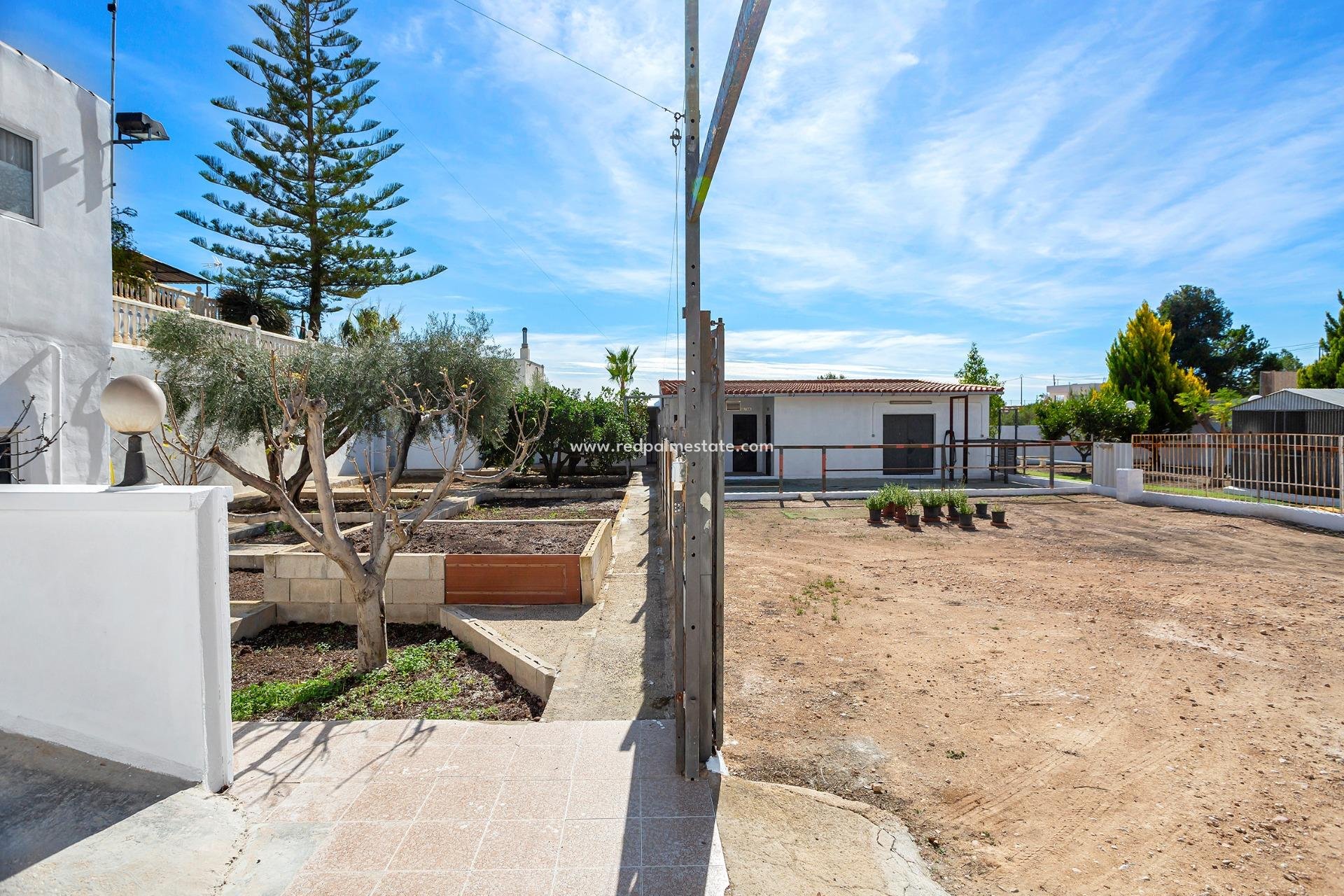 Resale - Country House -
Albatera