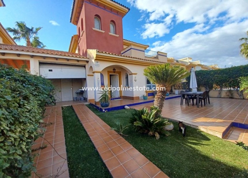 Resale - Detached -
Orihuela Costa - Lomas de Cabo Roig